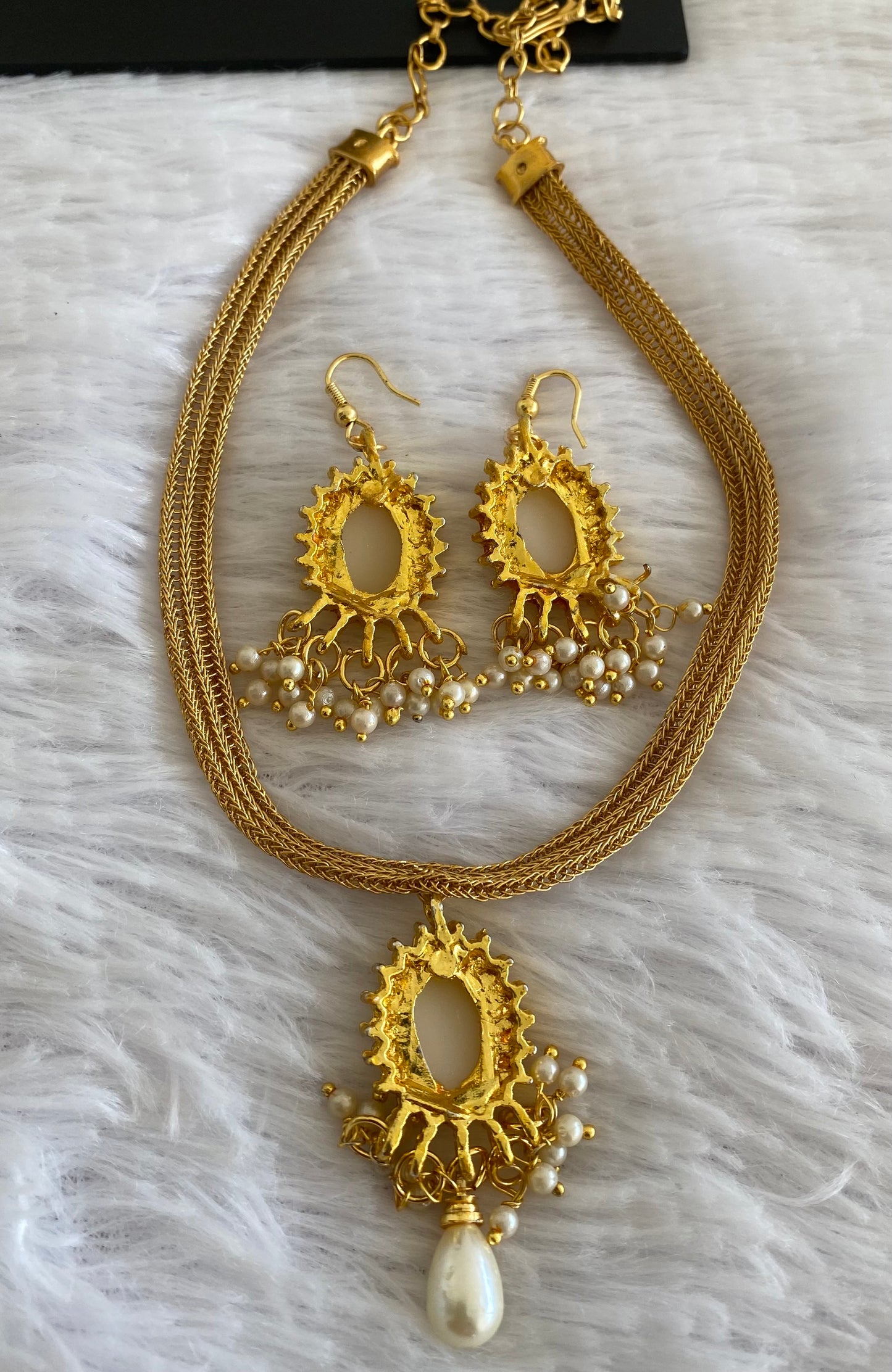 Gold tone pearl-white stone designer necklace set dj-52947