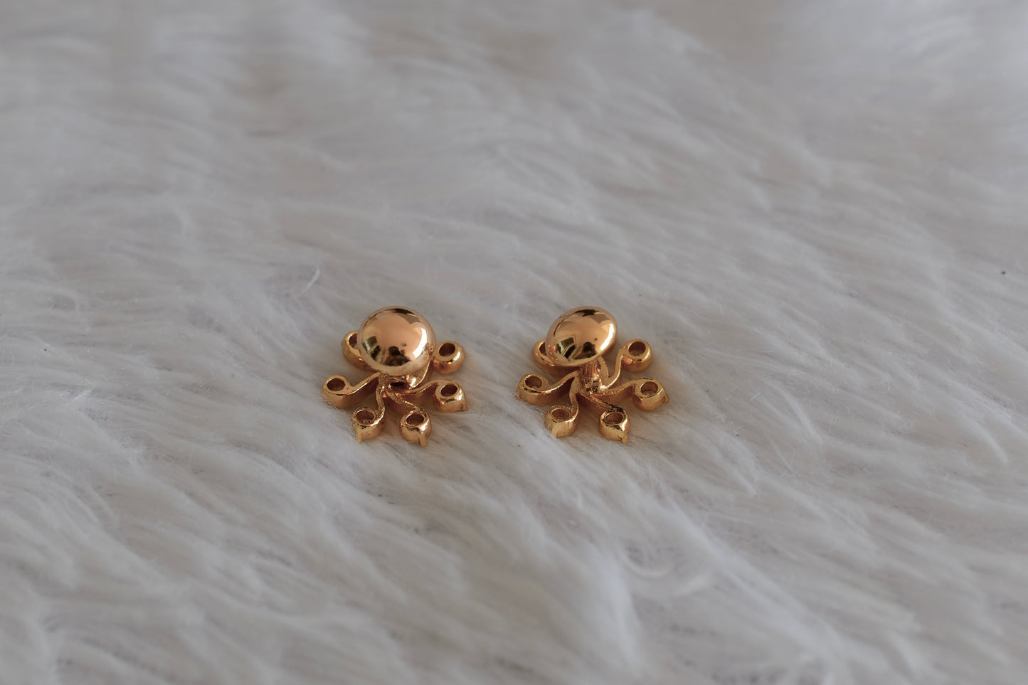 Gold tone AD white stone stud/earrings dj-52783
