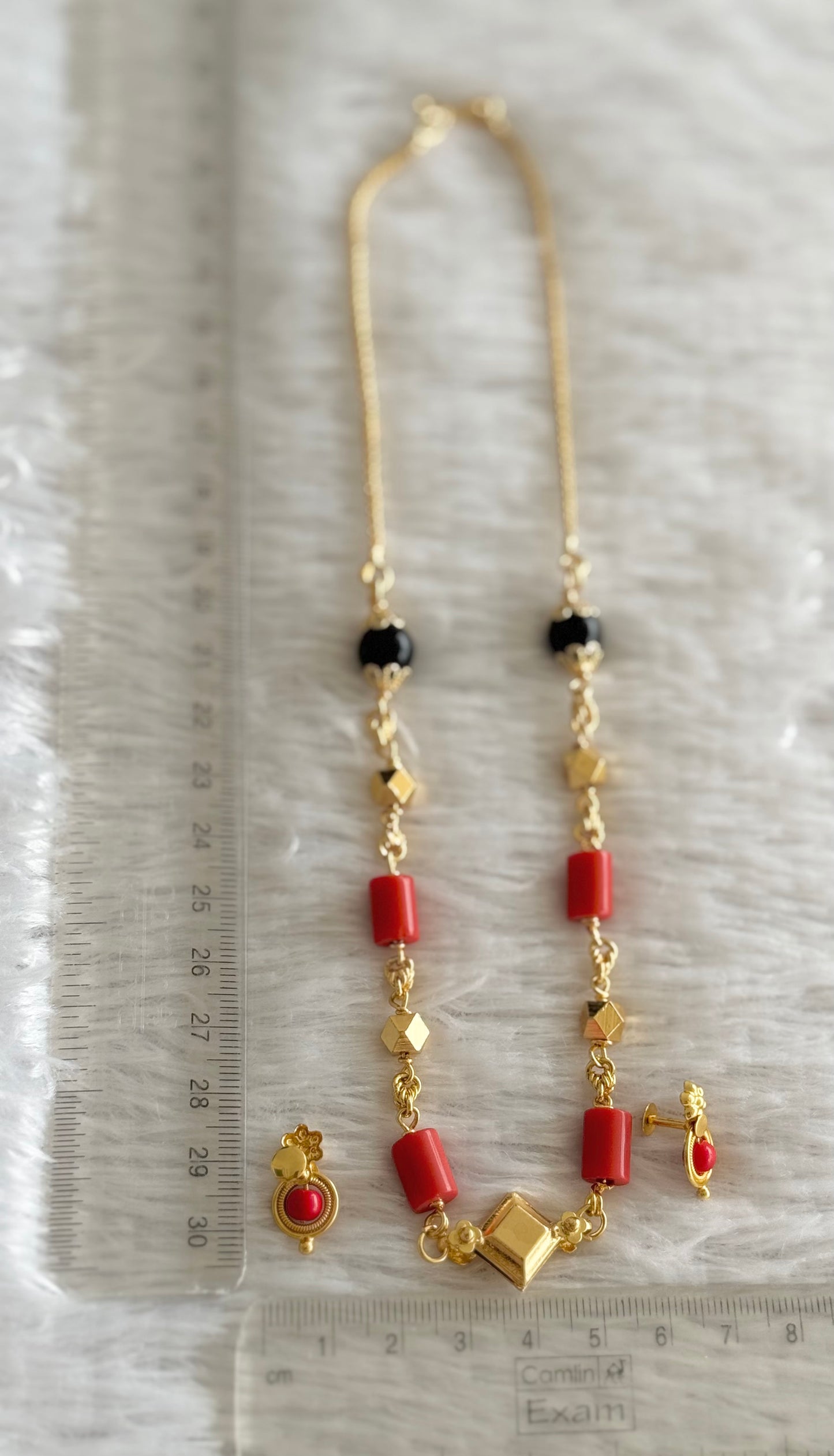 Gold tone coral-black beaded necklace set dj-46400