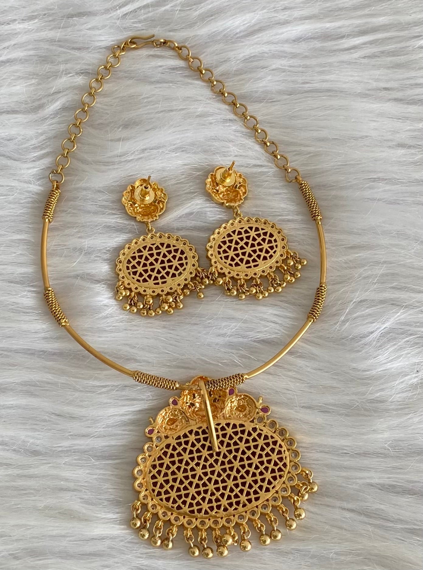 Matte finish lakshmi big red oval stone pendant hasli necklace set dj-54251