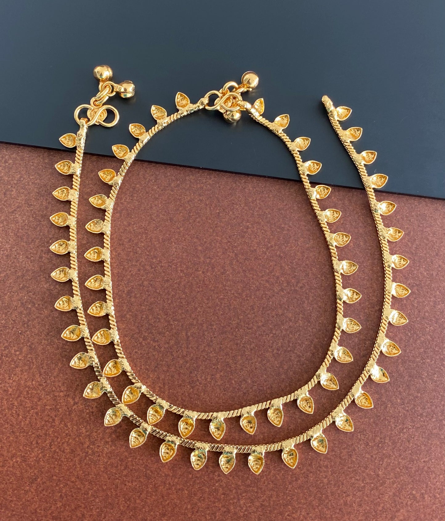 Antique gold tone anklets set dj-53194