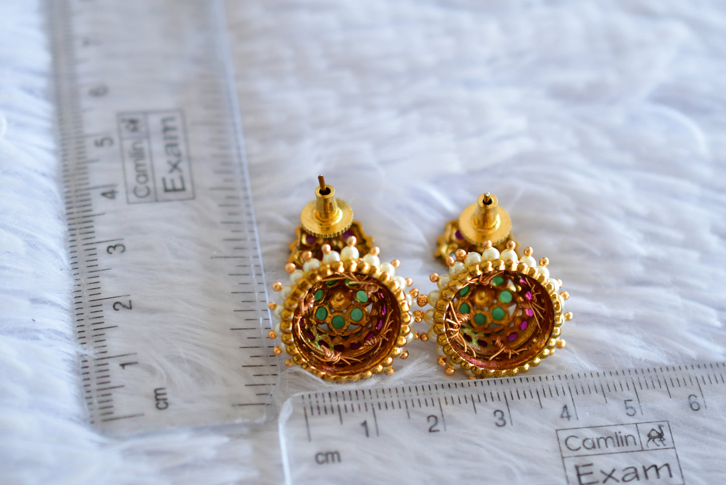 Antique gold tone ruby-green pearl jhumkka dj-52544