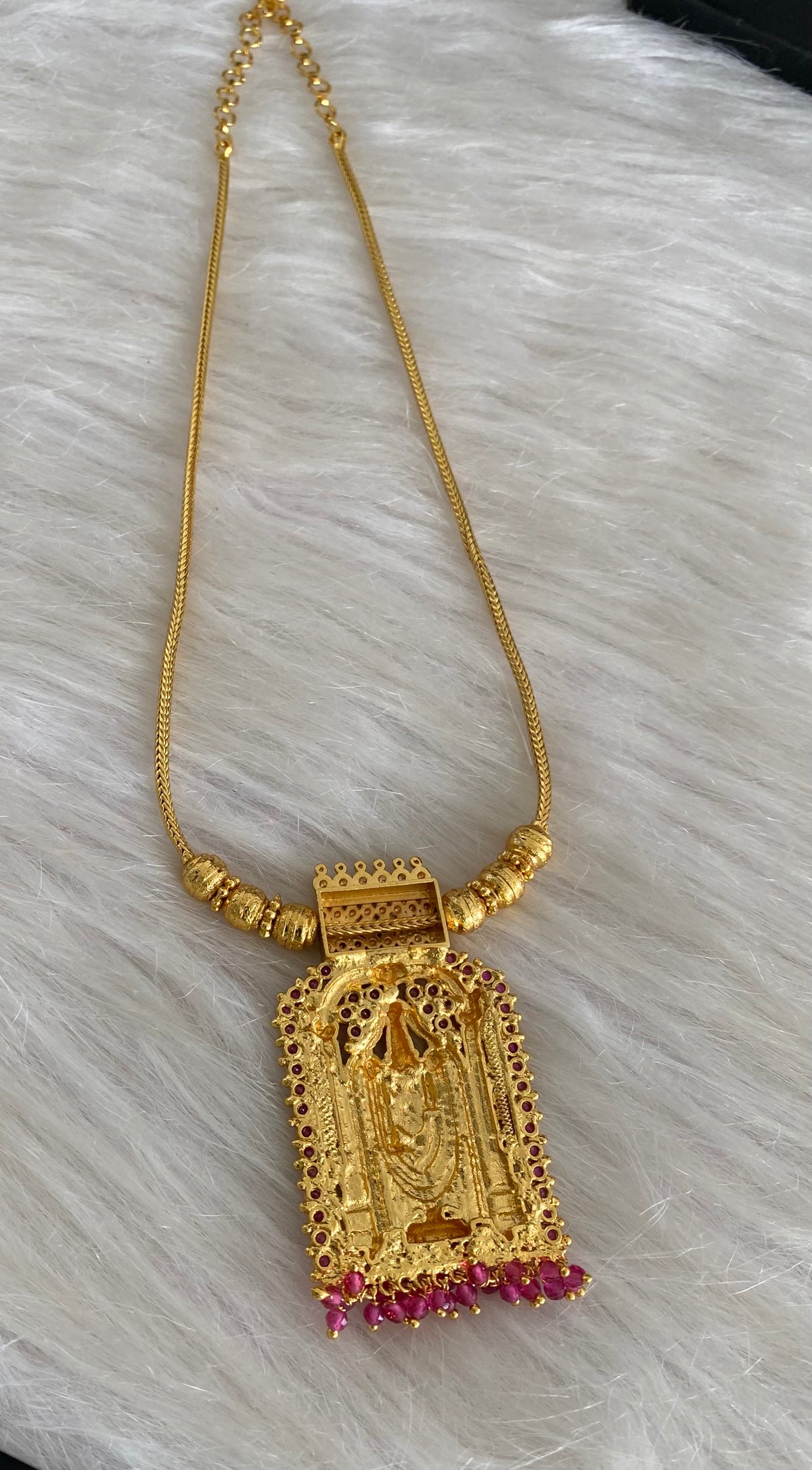 Gold tone pink stone with beaded thirumal necklace dj-54786