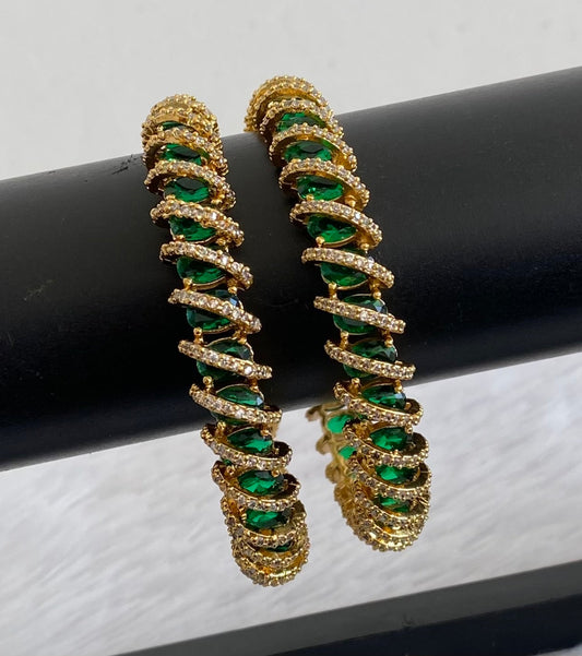 Antique gold tone cz bottle green stone bangles(2.8) dj-53489