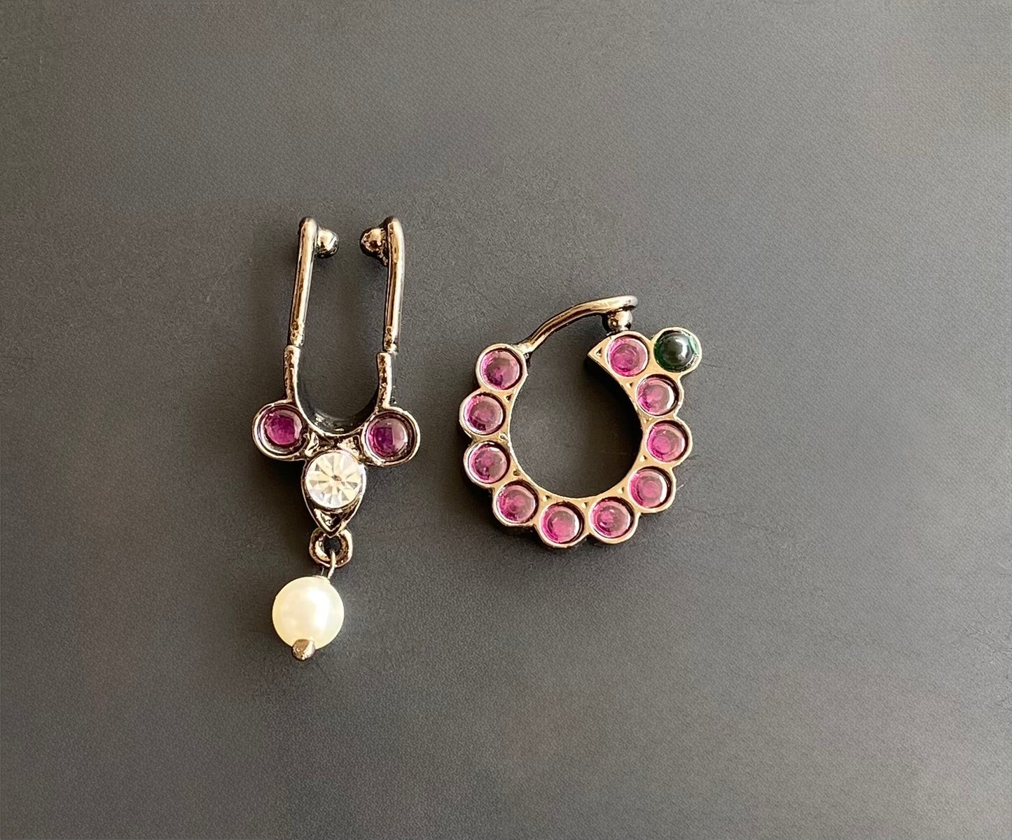 Black finish precious kemp-green nathu-bulakku(nose pin) dj-51984