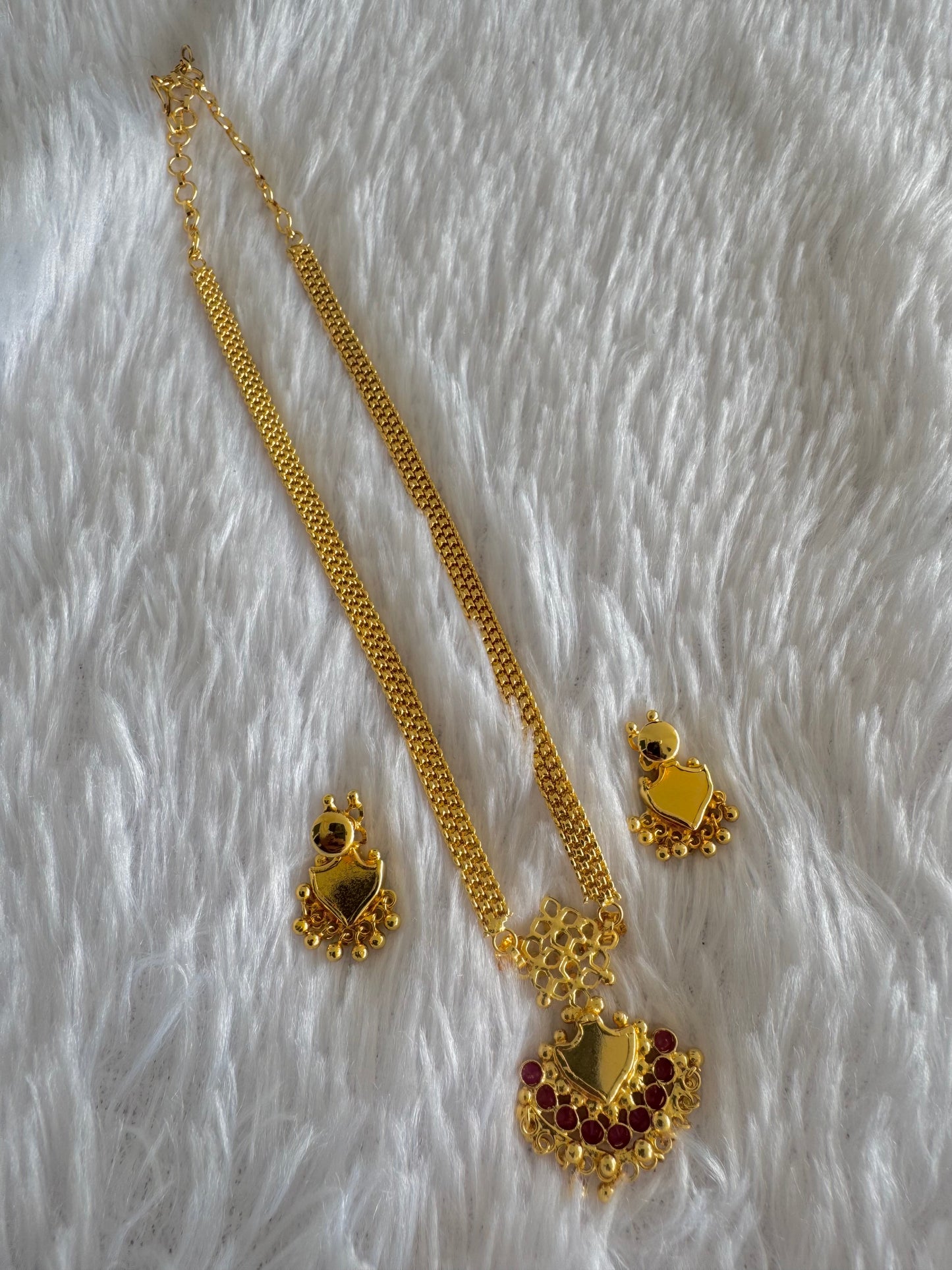 Gold tone pink-green palakka Kerala style necklace set dj-38098