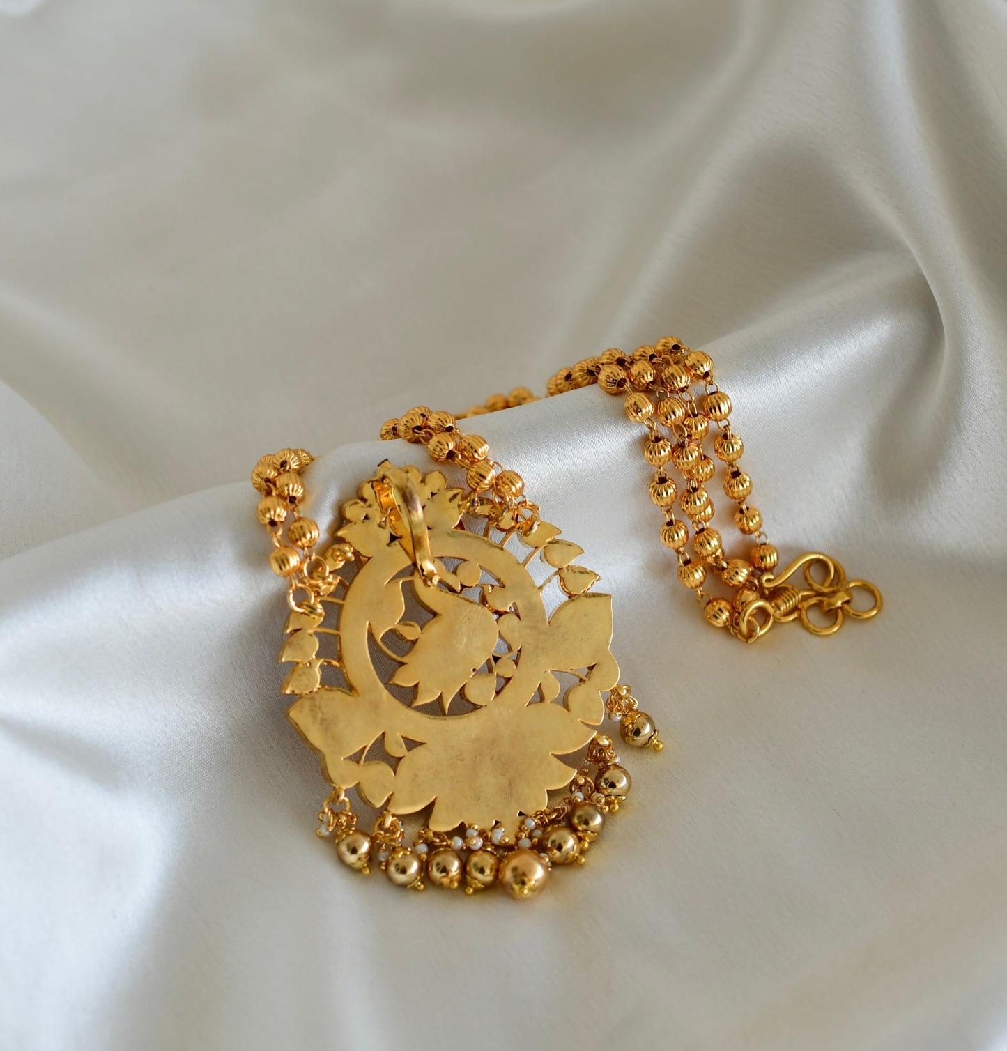 Gold tone pink-green kundan jadau peacock necklace dj-52582