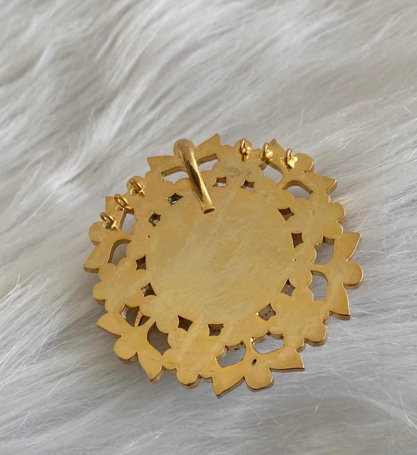 Gold tone red carved stone round jadau flower pendant dj-53848