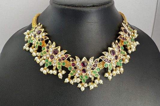 Gold tone precious kemp-green-white lotus necklace dj-52769