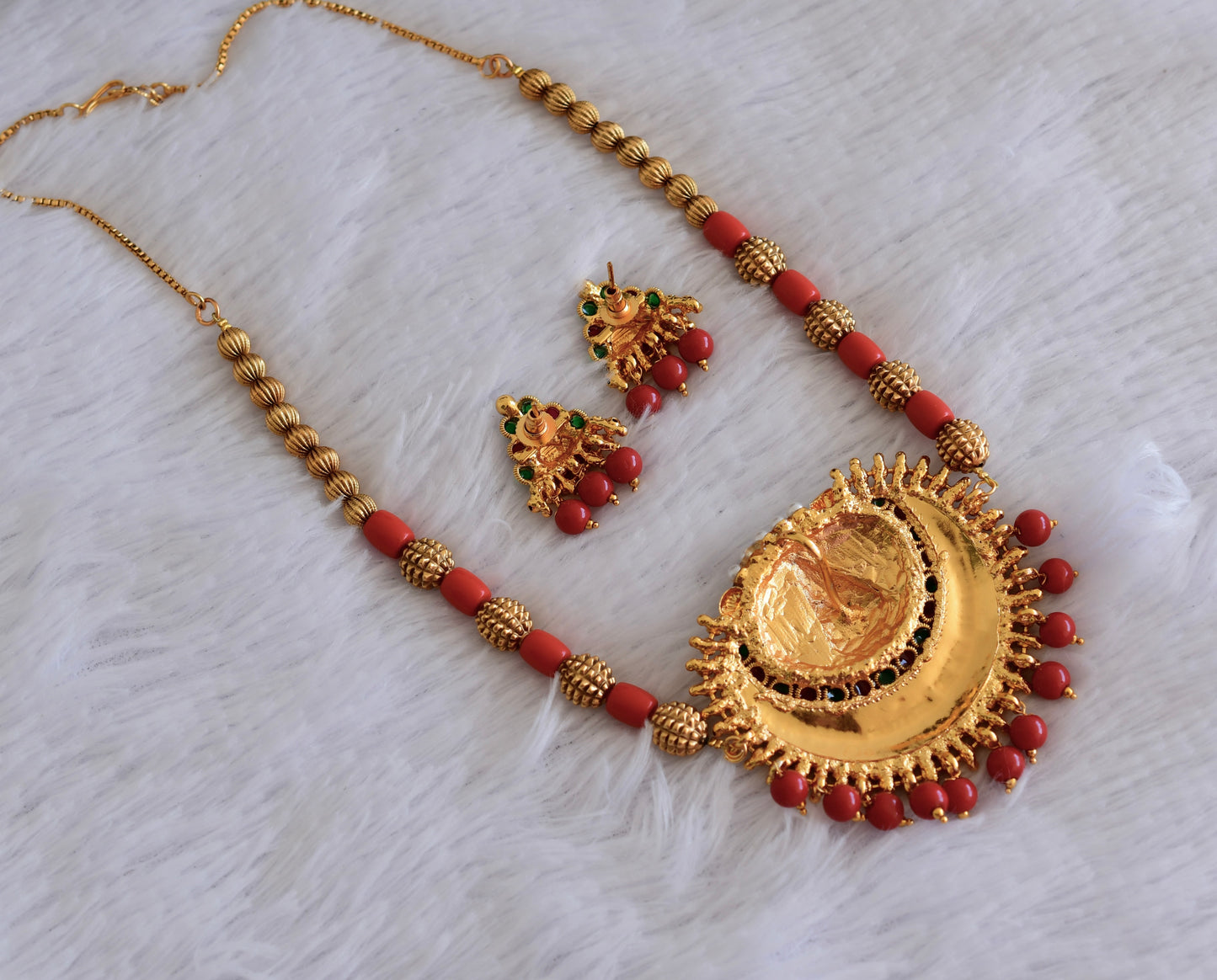 Matte finish coral beaded kemp-green lakshmi necklace set dj-52978