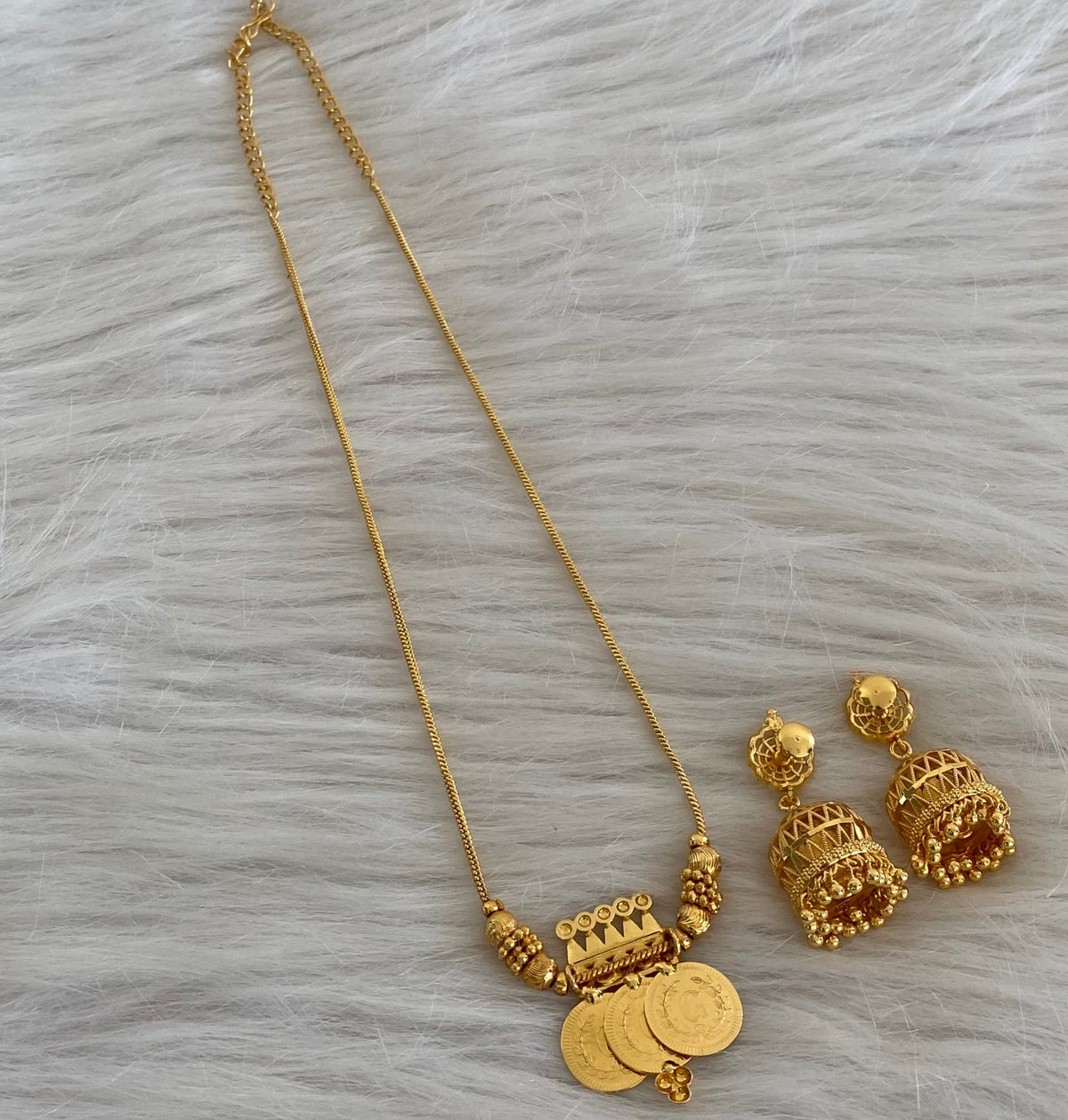 Gold tone kerala style pink stone lakshmi coin necklace set dj-55026