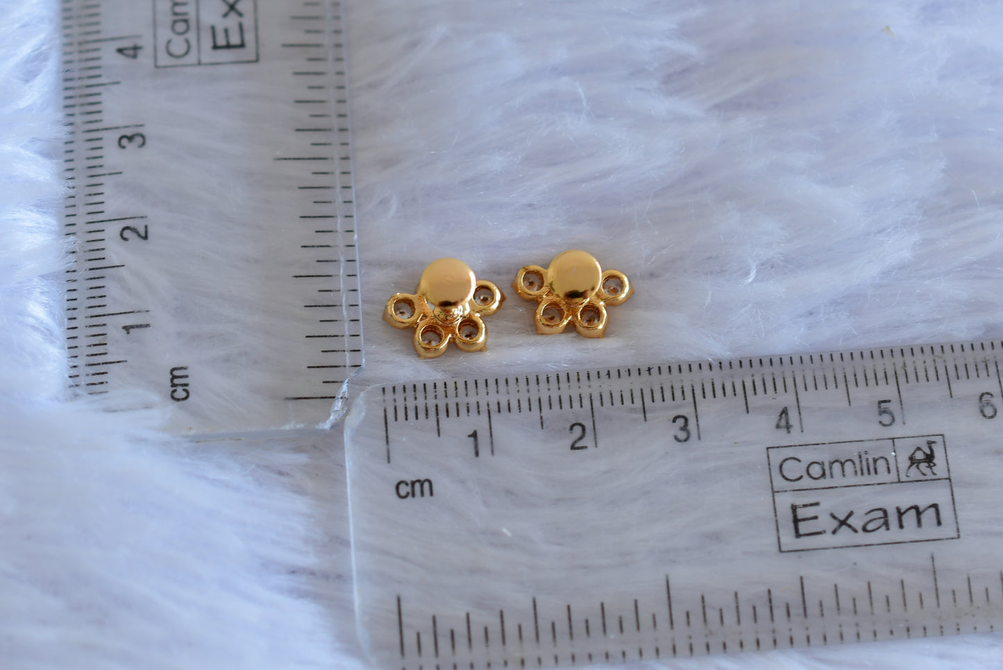 Gold tone AD white stone stud/earrings dj-52249