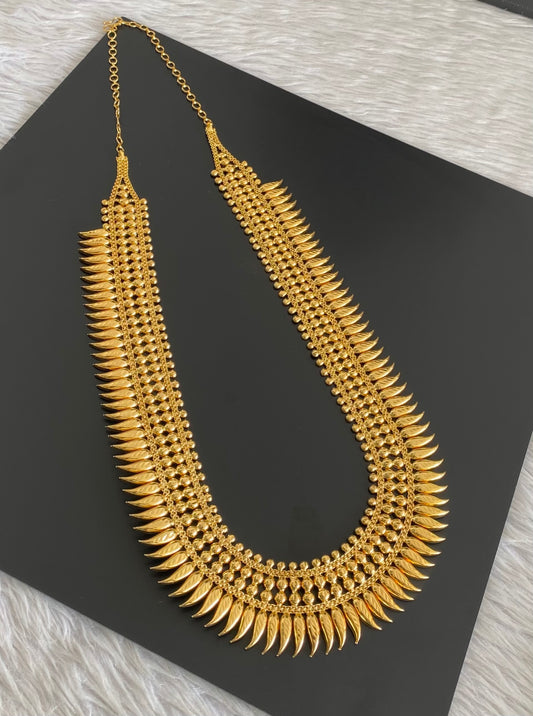 Gold tone pulinagam Kerala style haar dj-37214