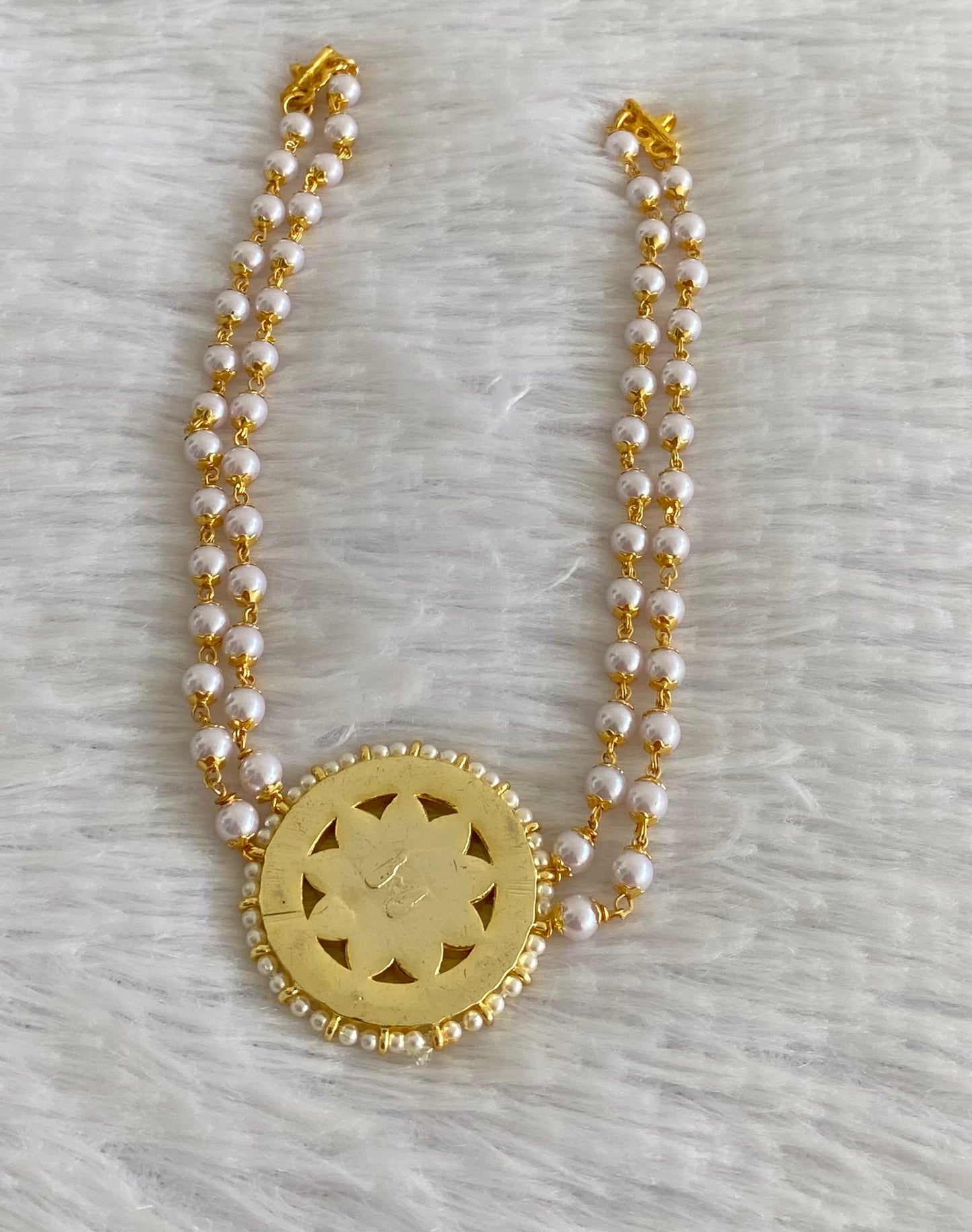 Gold tone semi precious kemp-green-white pearl choker dj-53697