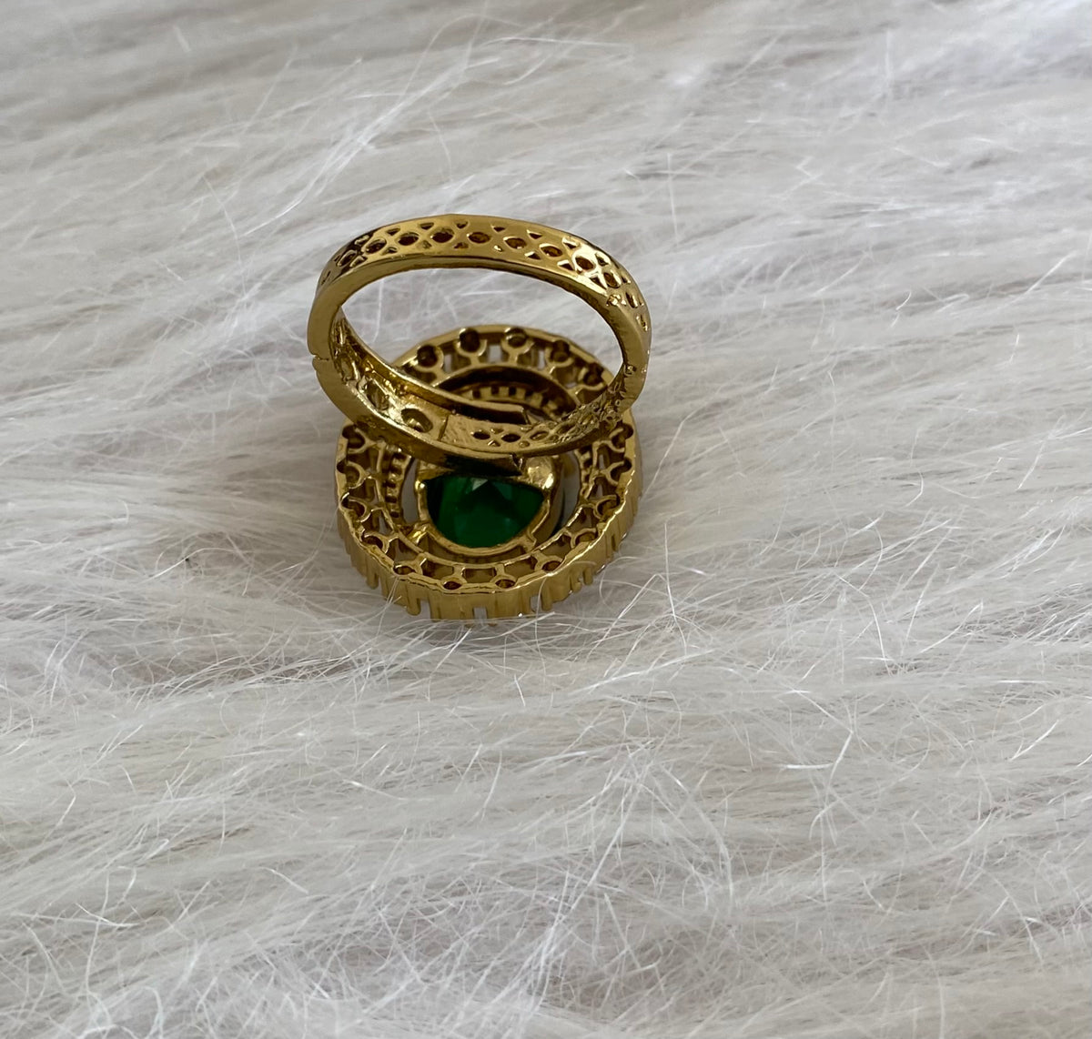 Antique gold tone cz white-green stone finger ring dj-55037
