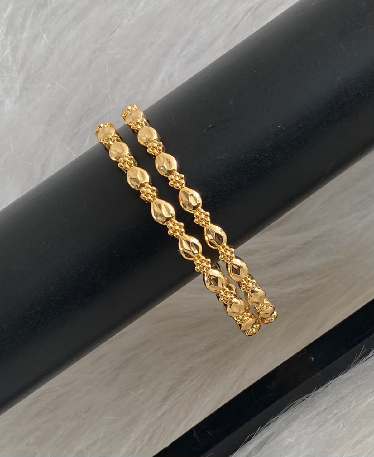 Gold tone flower design bangles(2.10) Dj-55188