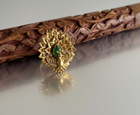 Antique gold tone cz green peacock adjustable finger ring dj-51400