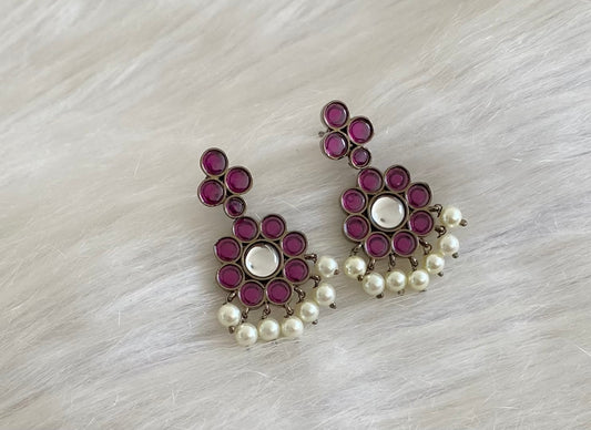 Black finish precious kemp-white pearl flower earrings dj-53944