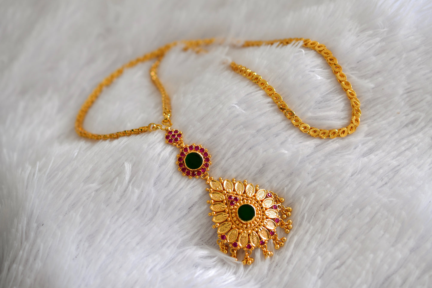 Gold tone 24 inches chain with green kerala style pendant dj-52681