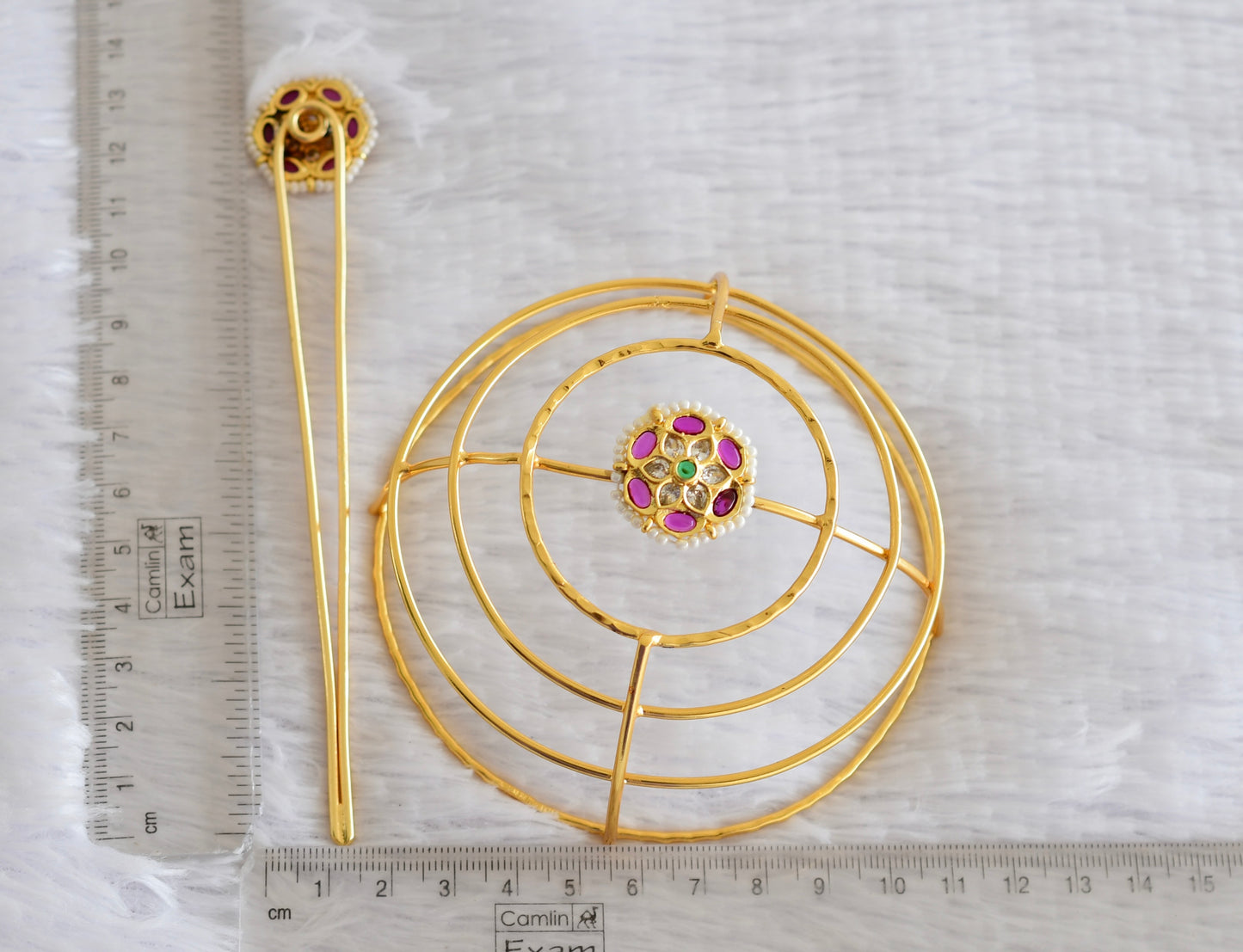 Gold tone kemp-green bun cage-hair accessory with stick Dj-52333