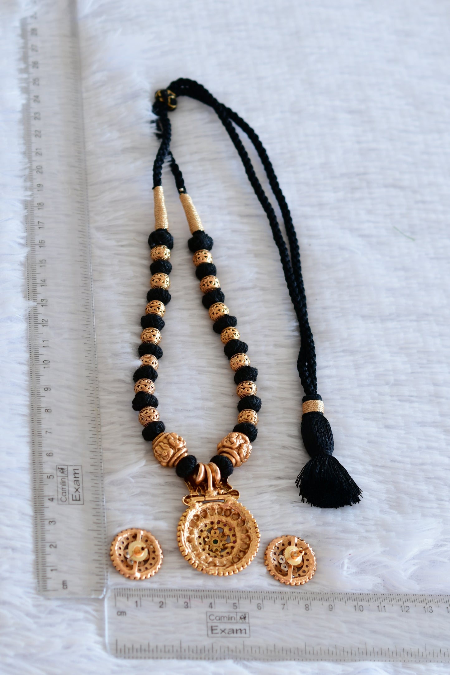 Matte finish kemp-green black thread elephant necklace set dj-52408