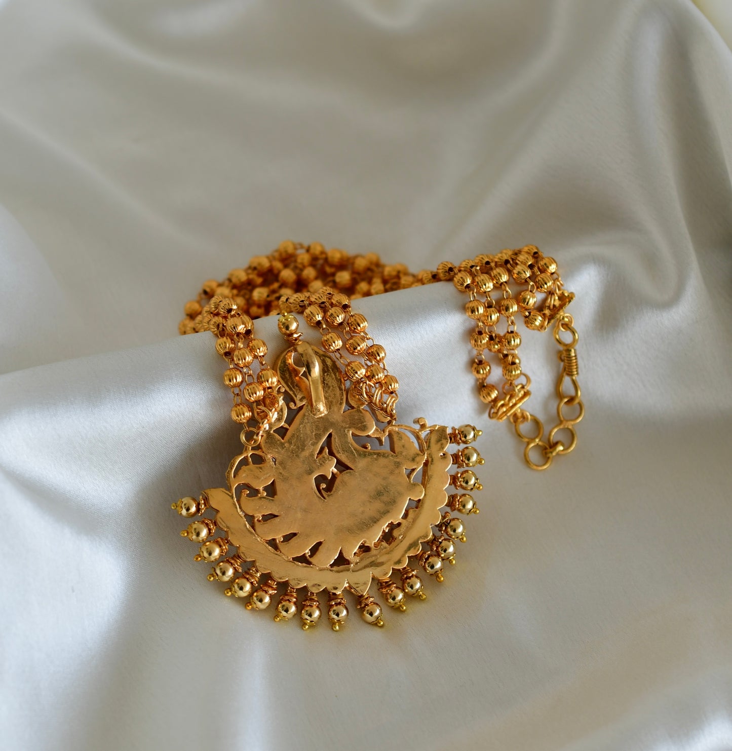 Gold tone pink-green kundan jadau peacock necklace dj-52580