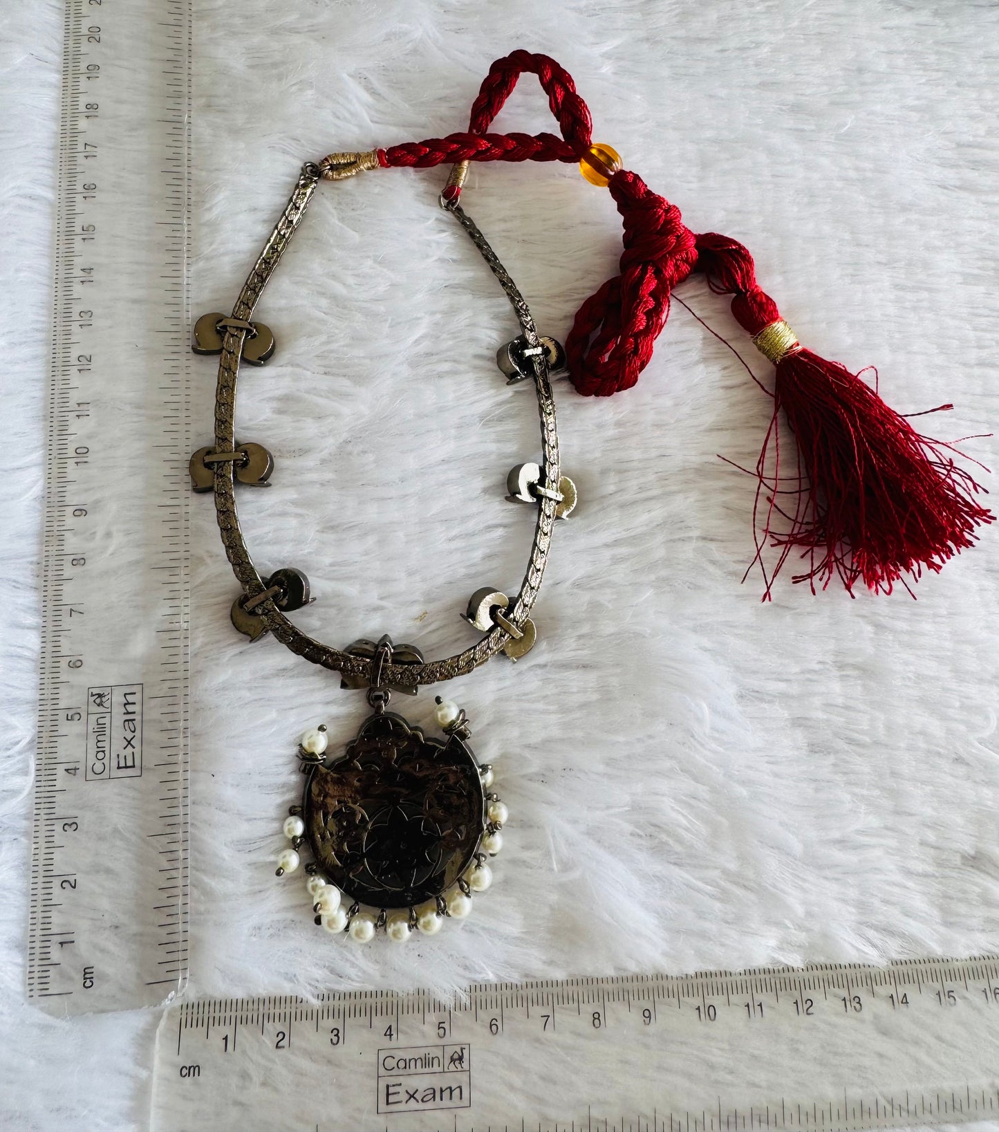 Black finish precious kemp-green-white pearl mango necklace dj-51475