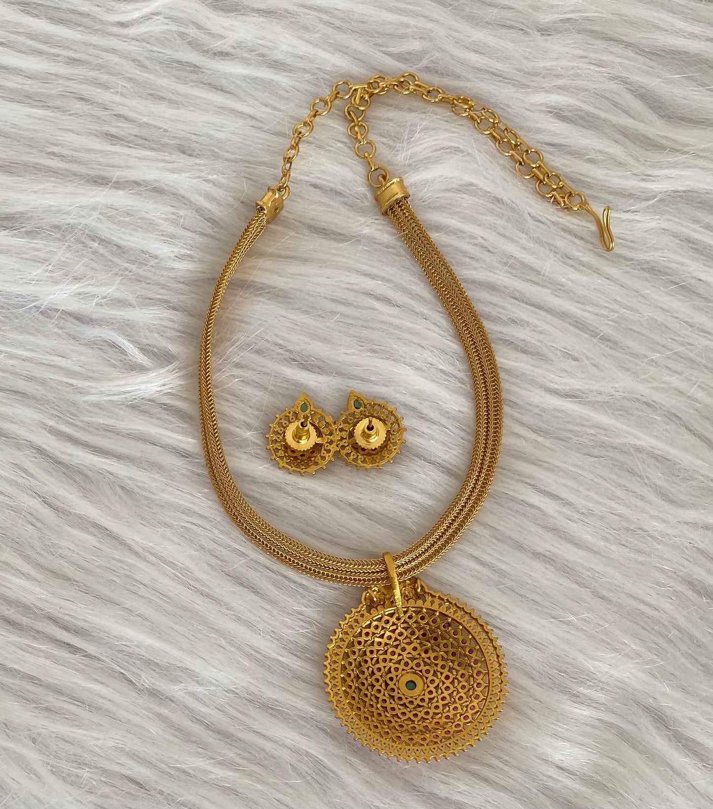 Antique gold tone kemp-green stone round pendant necklace set dj-54268
