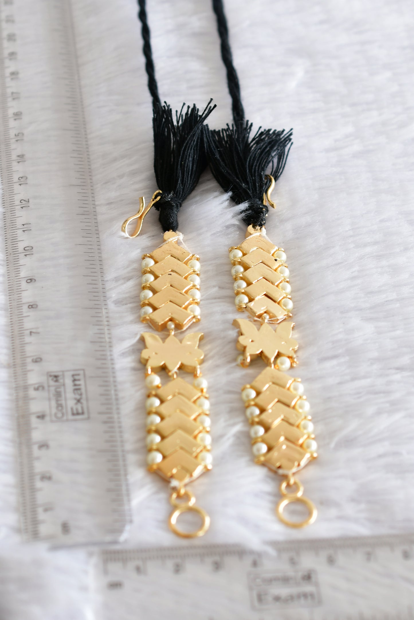 Gold tone precious kemp-green-white stone pearl lotus ear side chain dj-52265