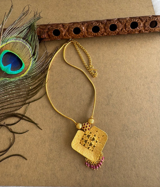 Gold tone pink stone flower kodi necklace dj-51683