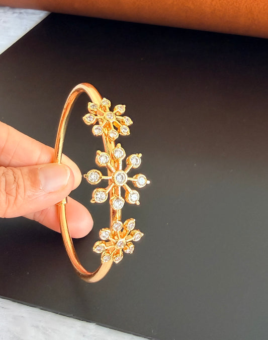 Gold tone AD flower adjustable kada/bangle Dj-53286