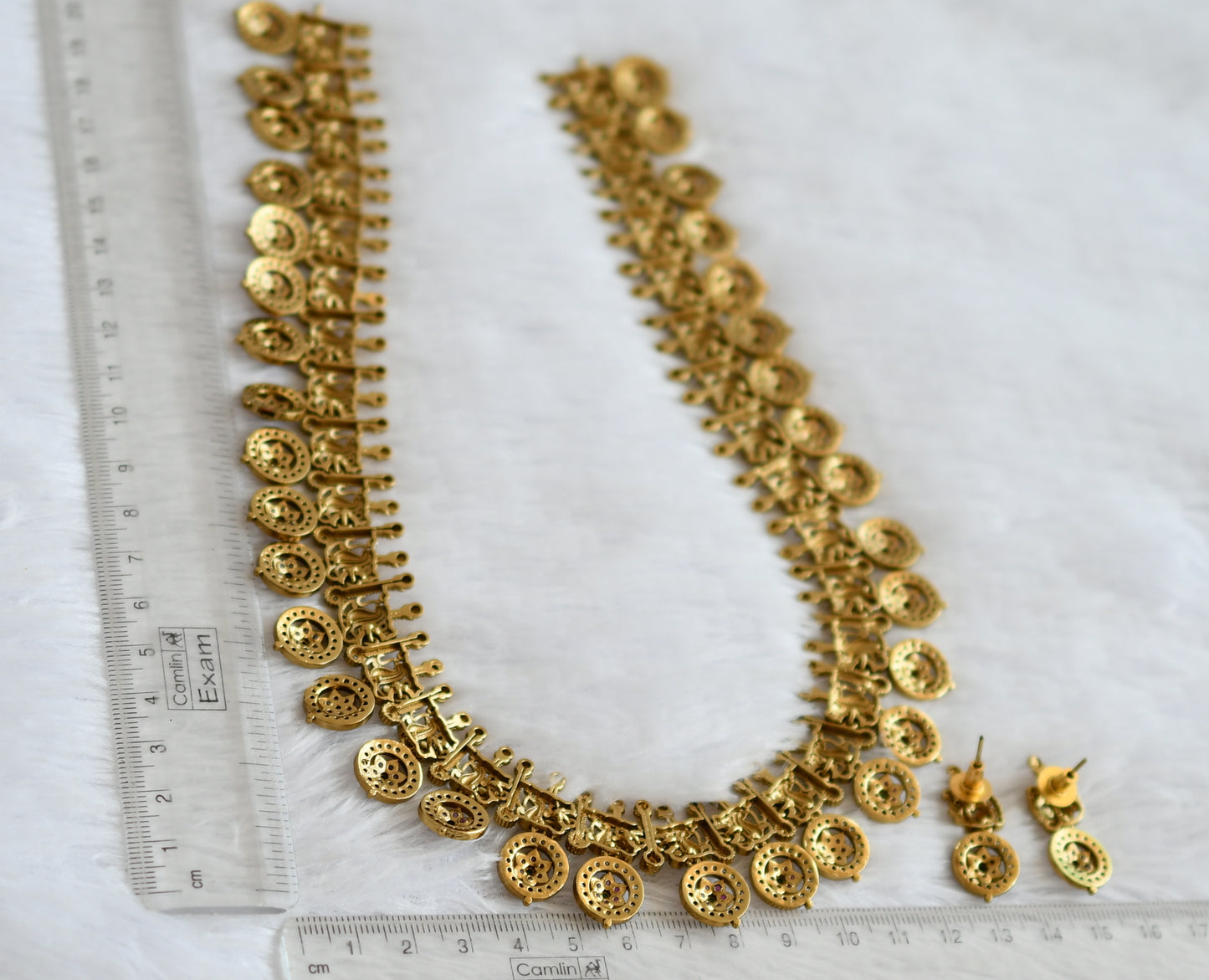 Matte finish ruby-green-white pracock-flower bottu mala short haar set dj-50598