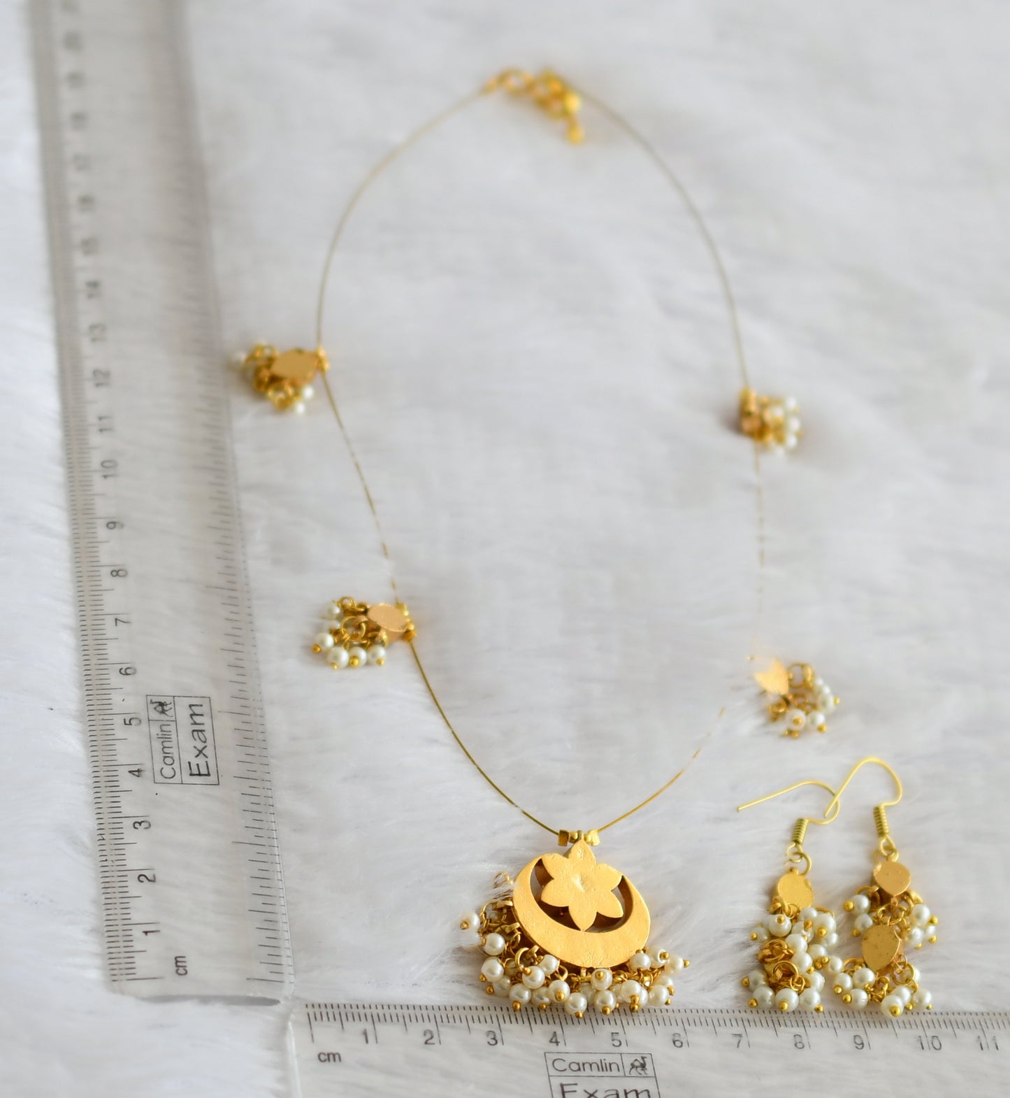 Gold tone blue-white kundan jadau flower moon pearl cluster invisible necklace set dj-50620