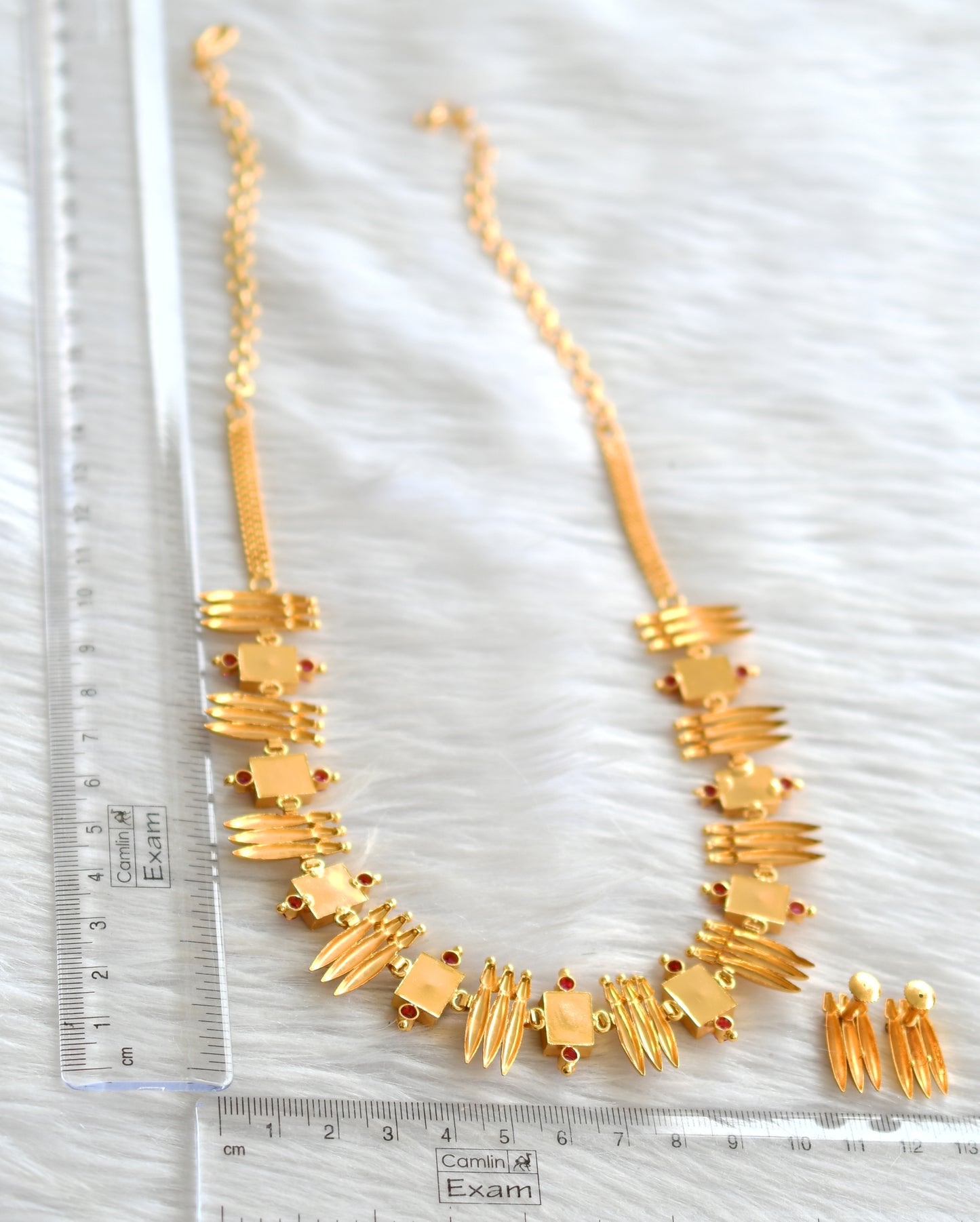 Gold tone kerala style pink-blue block stone mulla mottu necklace set dj-43662