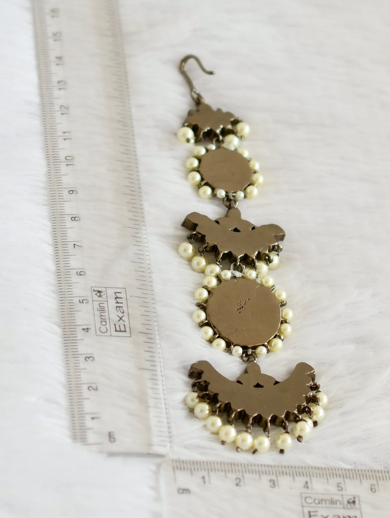 Black finish precious kemp-green-white pearl tikka dj-50631