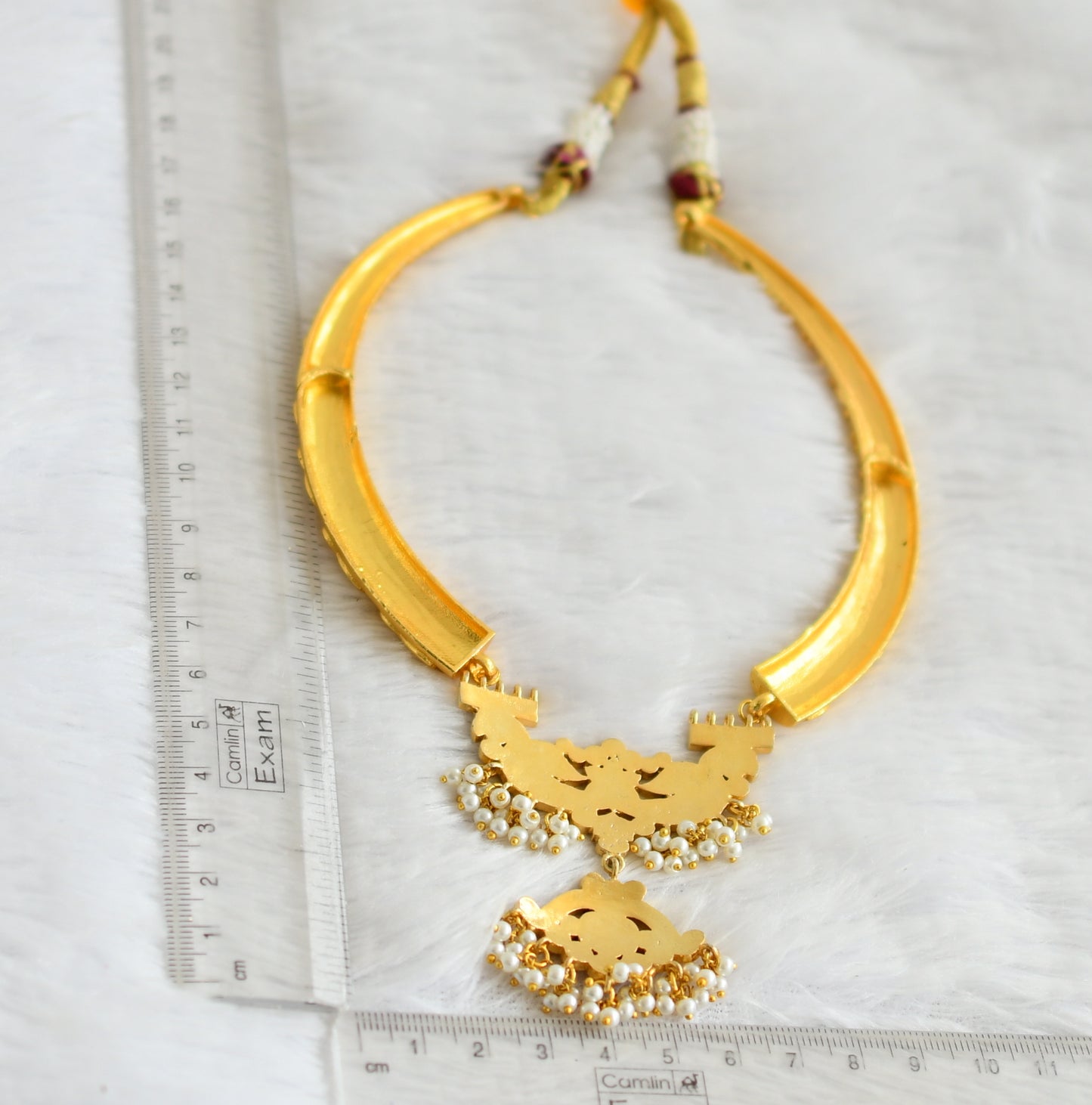 Gold tone pink-white kundan jadau hasli necklace dj-50690