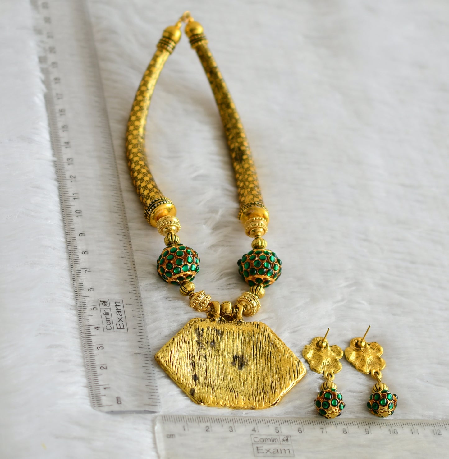 Antique Gold Tone Green Rudhra ball Kante Necklace Set DJ25912