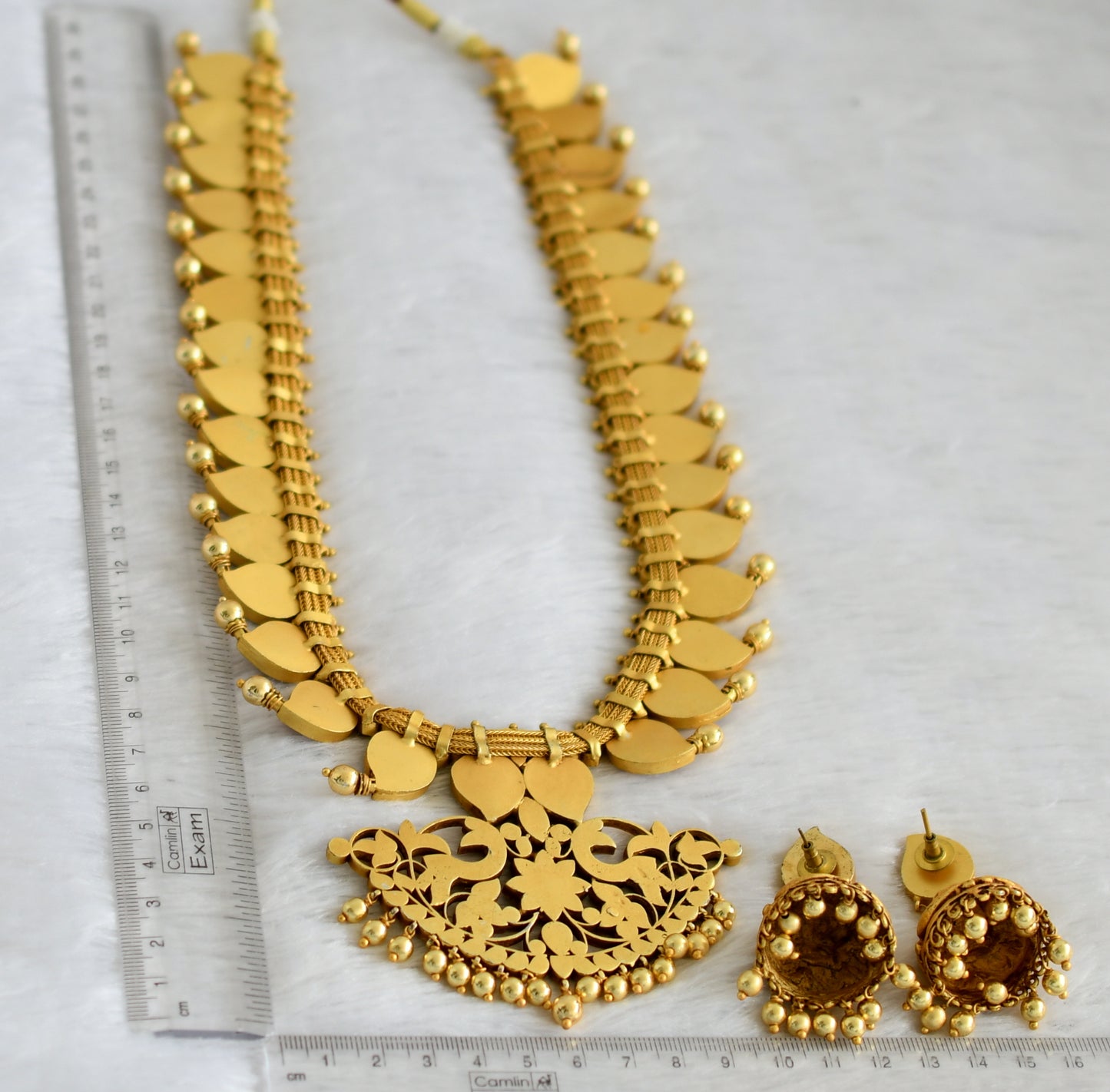 Matte Gold tone White Kemp-green Kundan jadau Mango Haar Set DJ33260