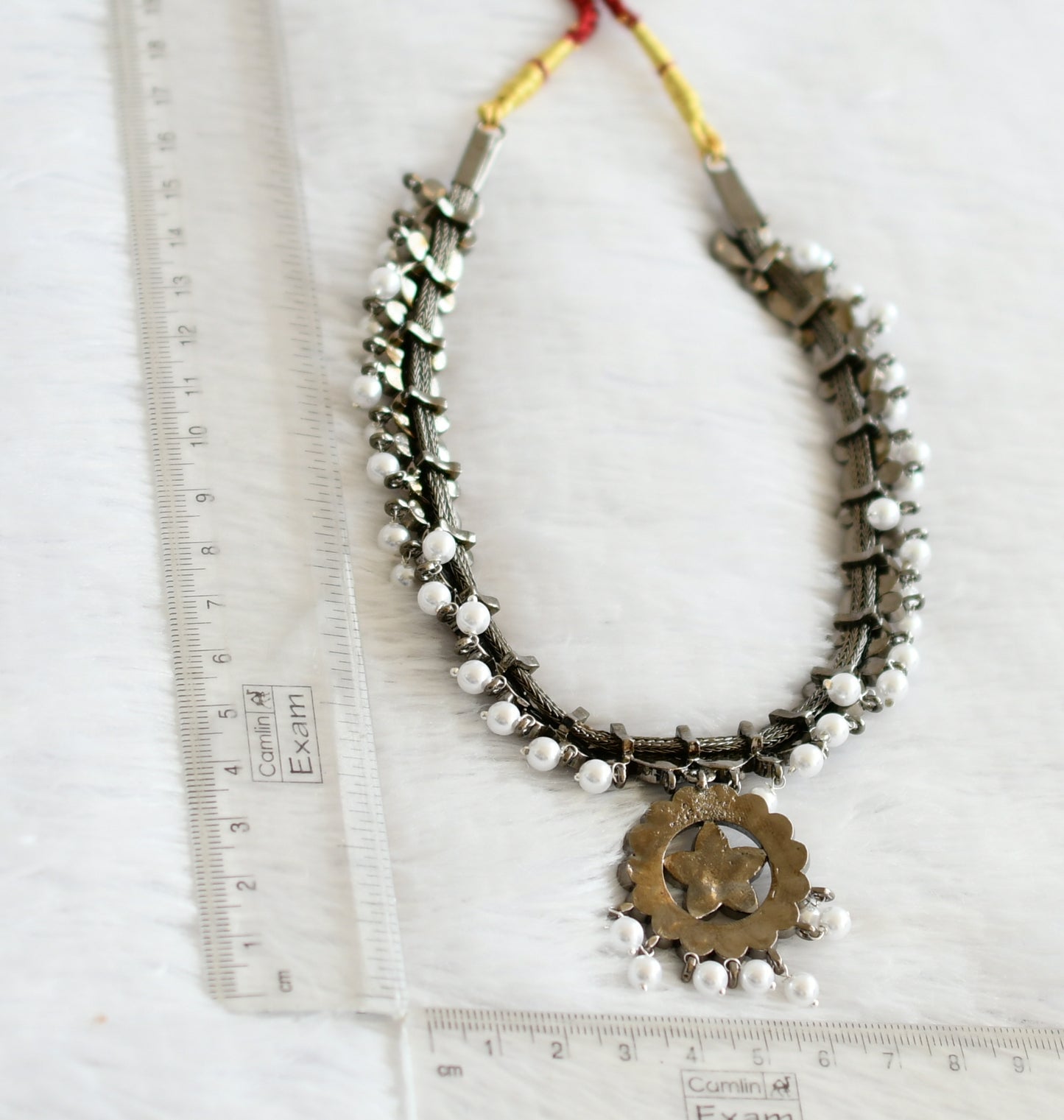 Black finish precious kemp-green pearl flower necklace dj-50760