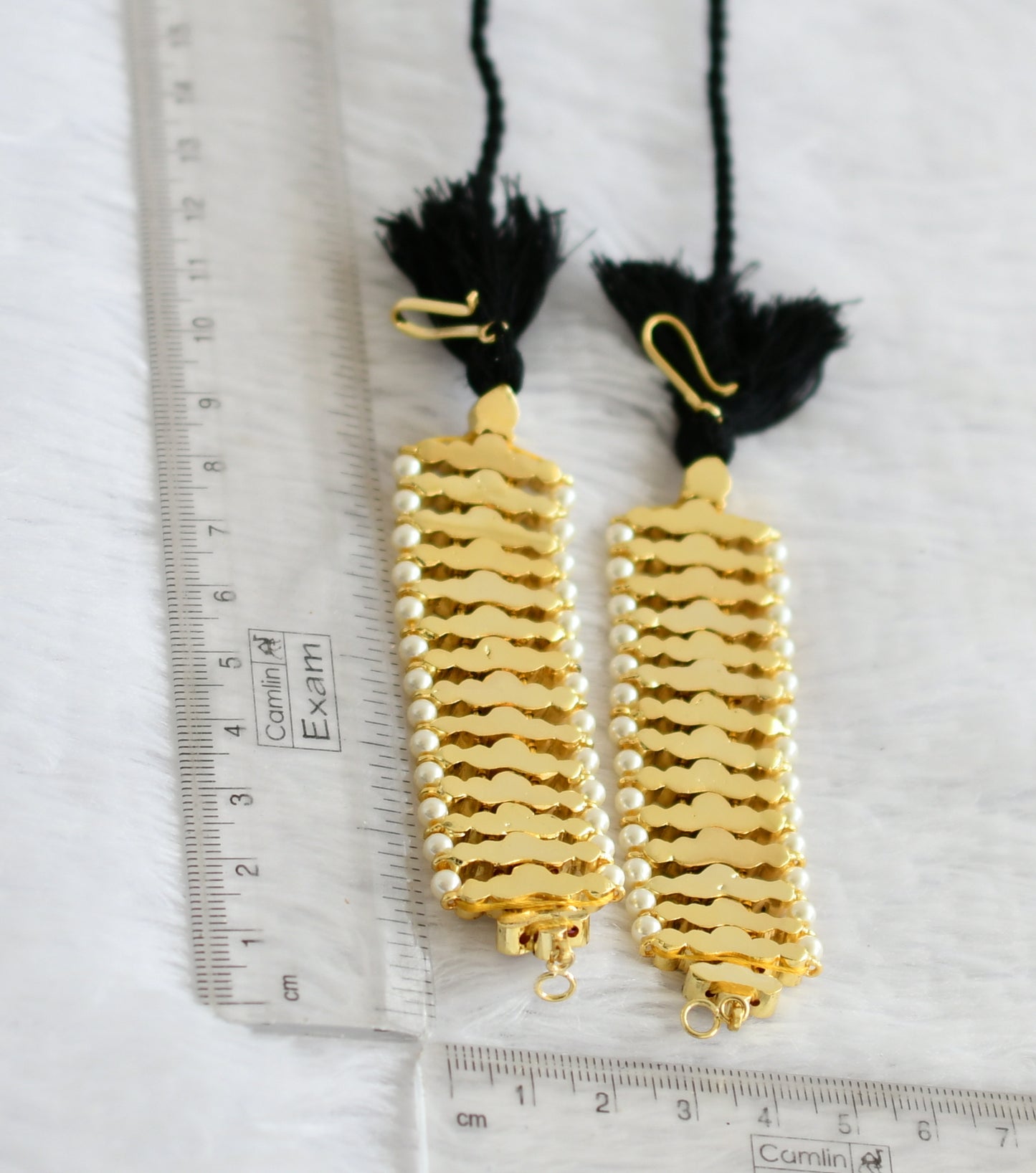 Gold tone precious kemp-green-white ear side chain dj-50781