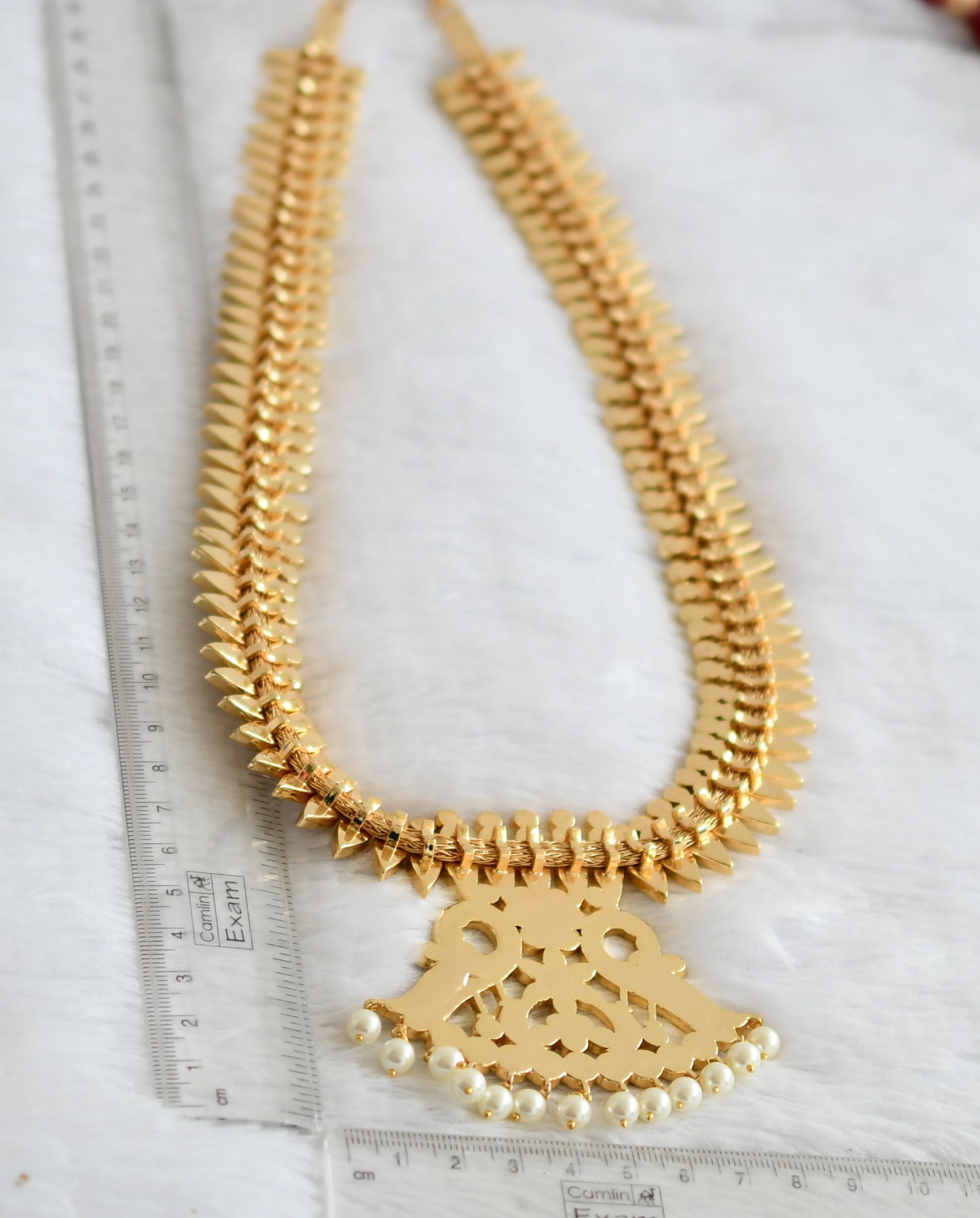 Gold tone precious kemp-green white peacock mulla mottu haar dj-50787