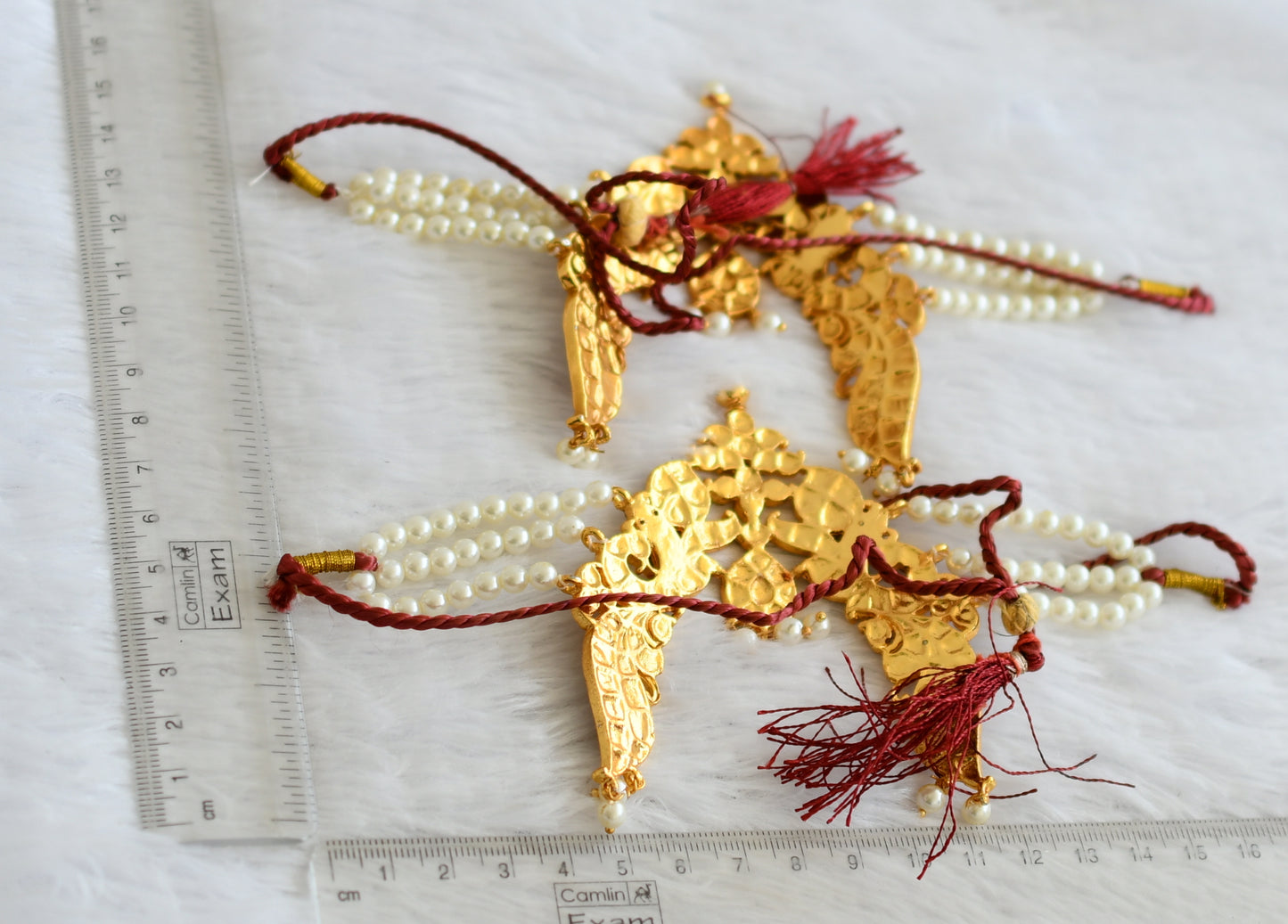 Gold tone kemp-green-white pearl peacock armlets dj-50811