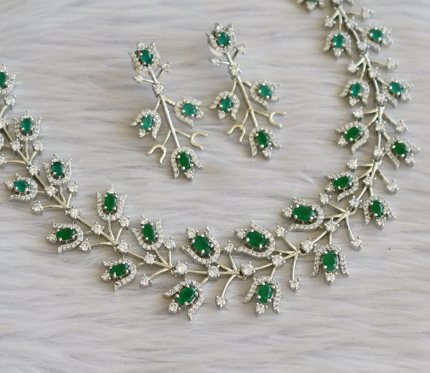 Silver tone emerald-white stone rose bud necklace set dj-45412