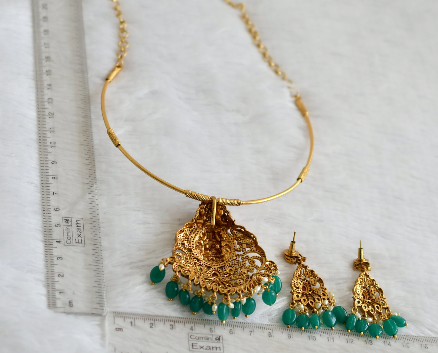 Antique gold tone kemp-white lakshmi green bead hasli necklace set dj-50834