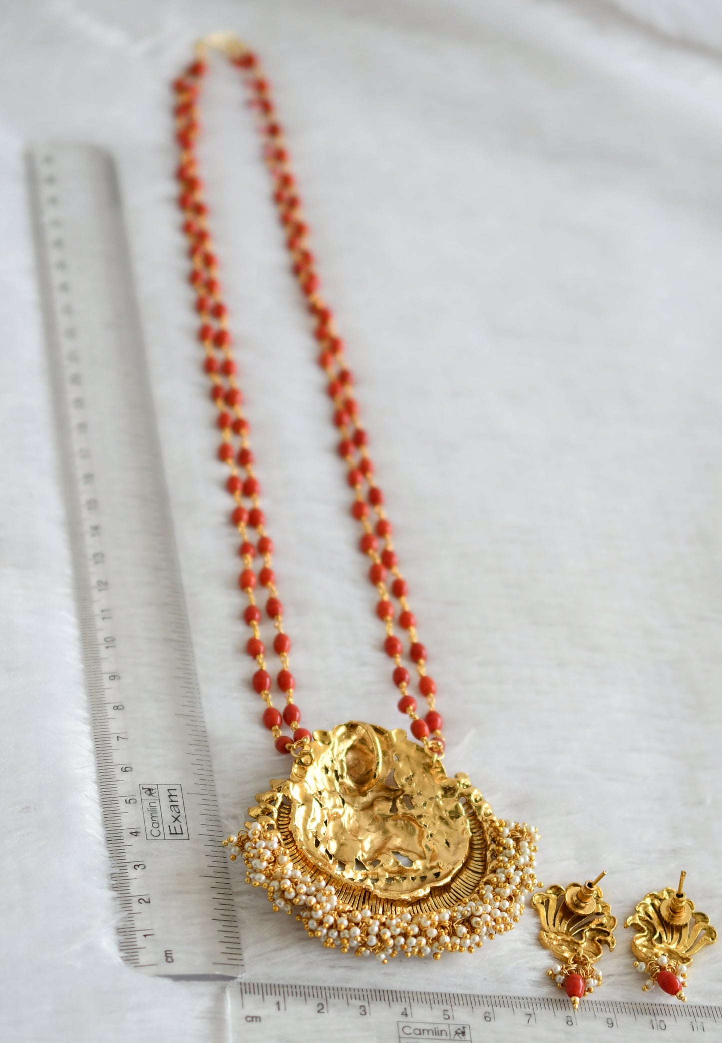 Antique gold tone 24 inches double layer coral chain with pearl cluster krishna pendant set dj-47103