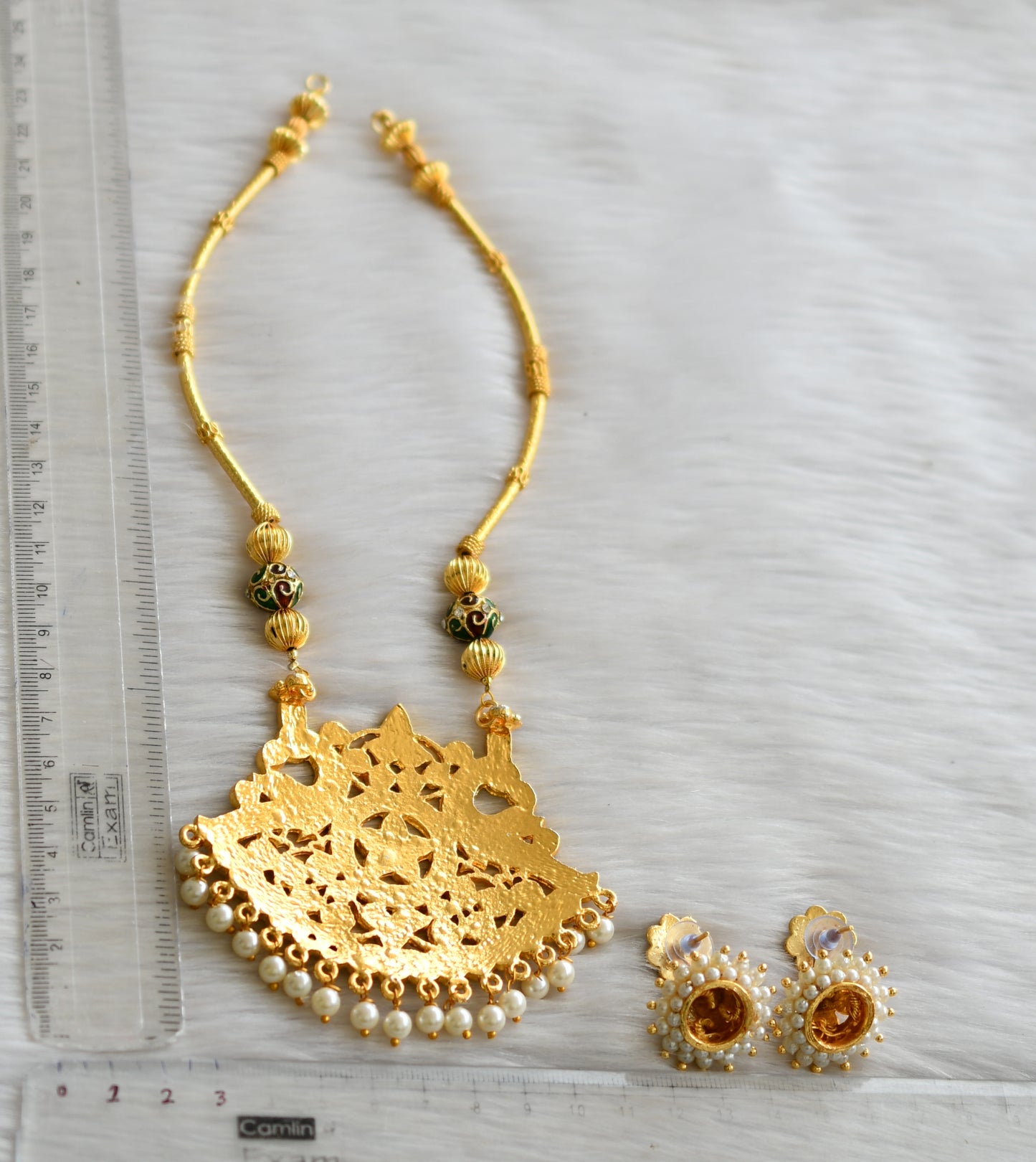 Gold tone kemp-green necklace dj-29297