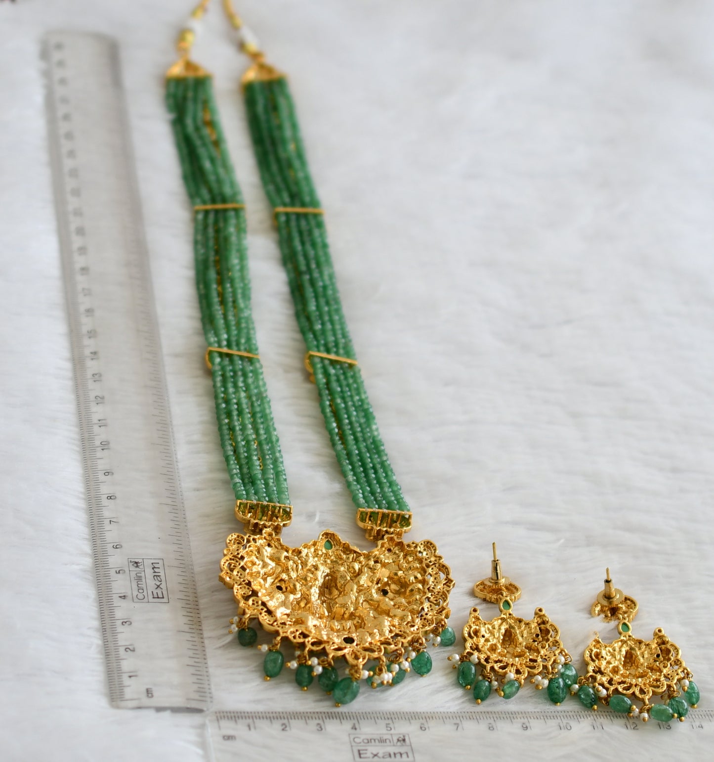Antique gold tone kemp-green-white green beaded lakshmi peacock short haar set dj-50894