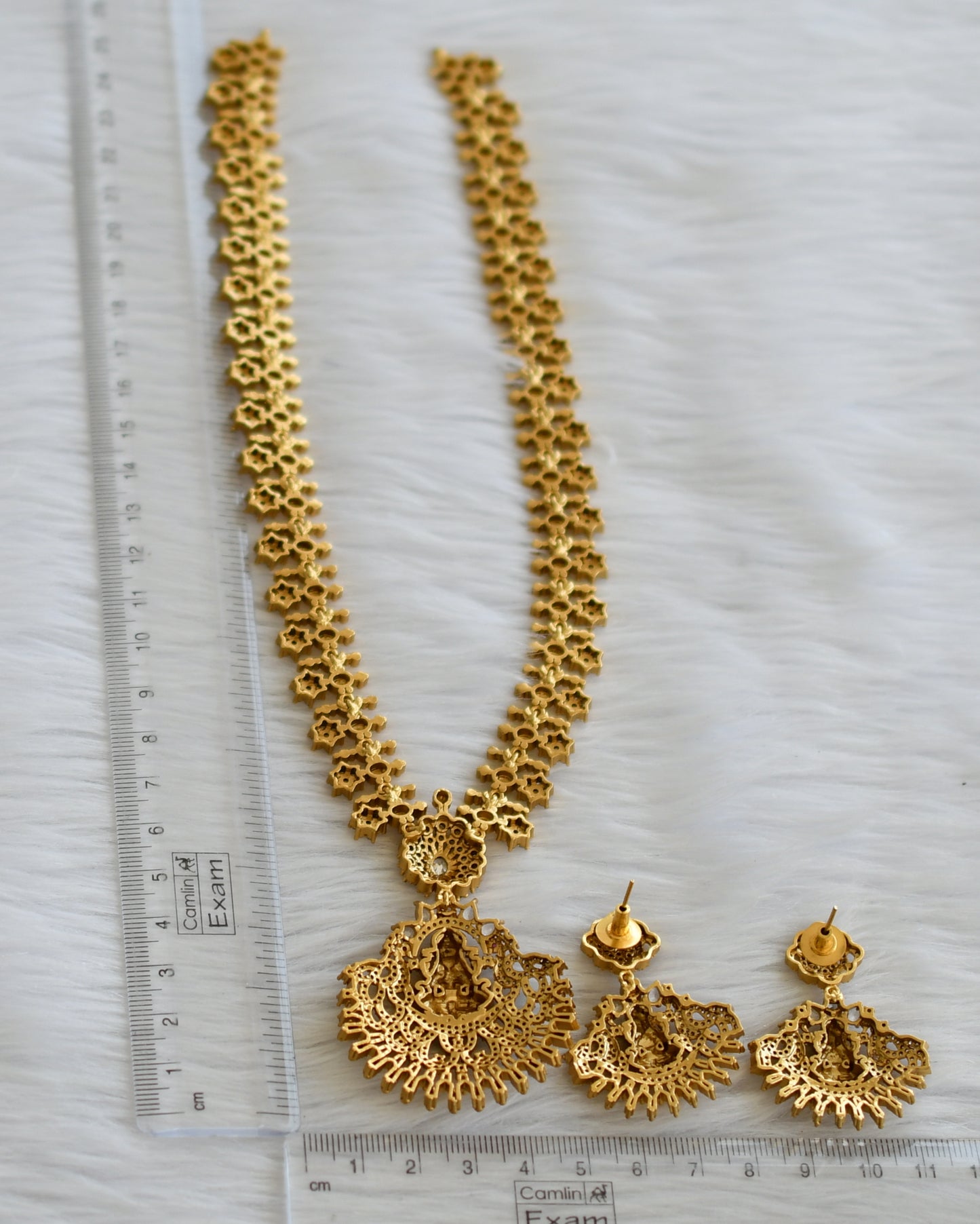 Matte finish cz white lakshmi flower short haar set dj-45483