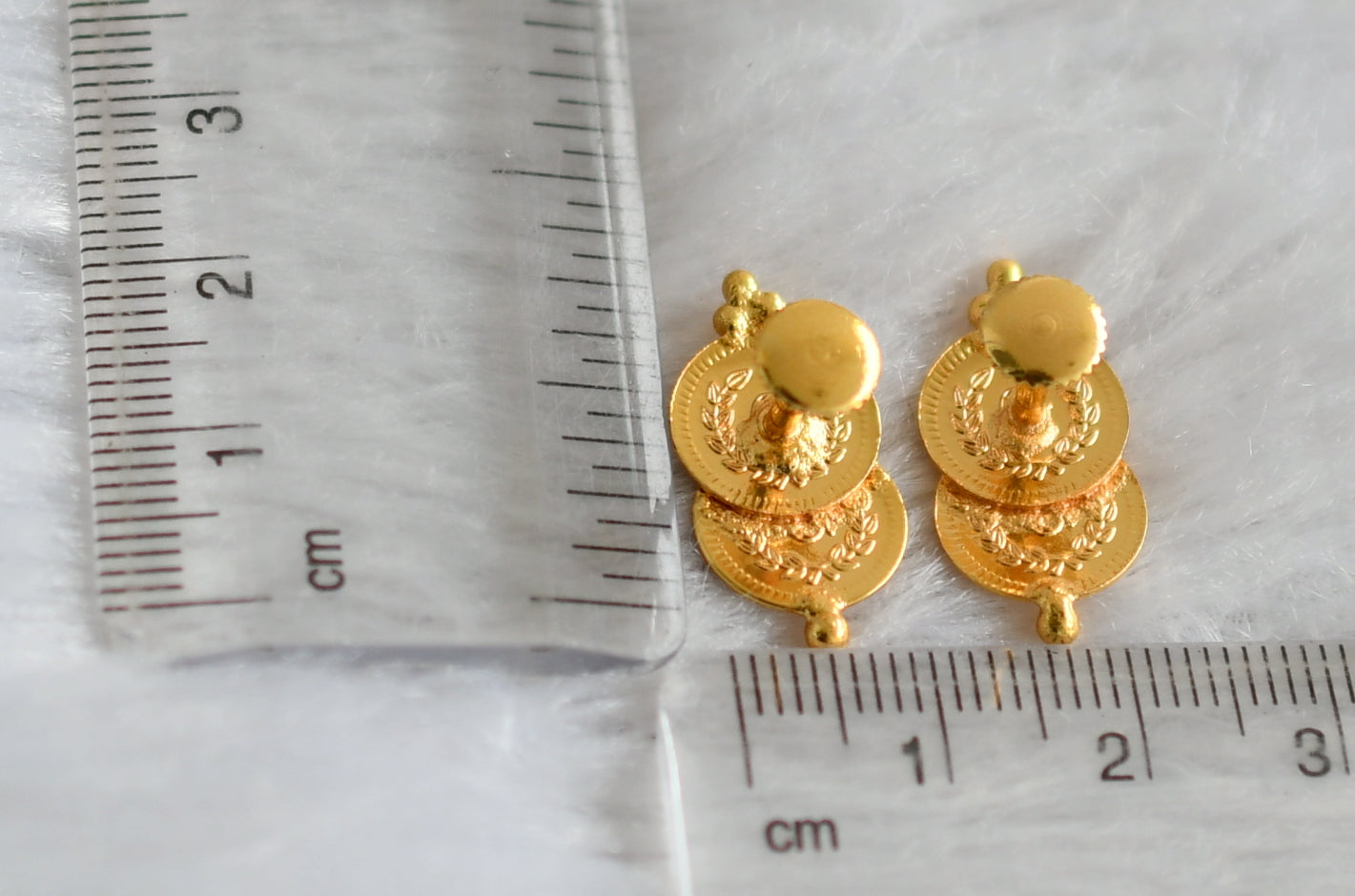 Gold tone lakshmi coin stud/earrings dj-47193