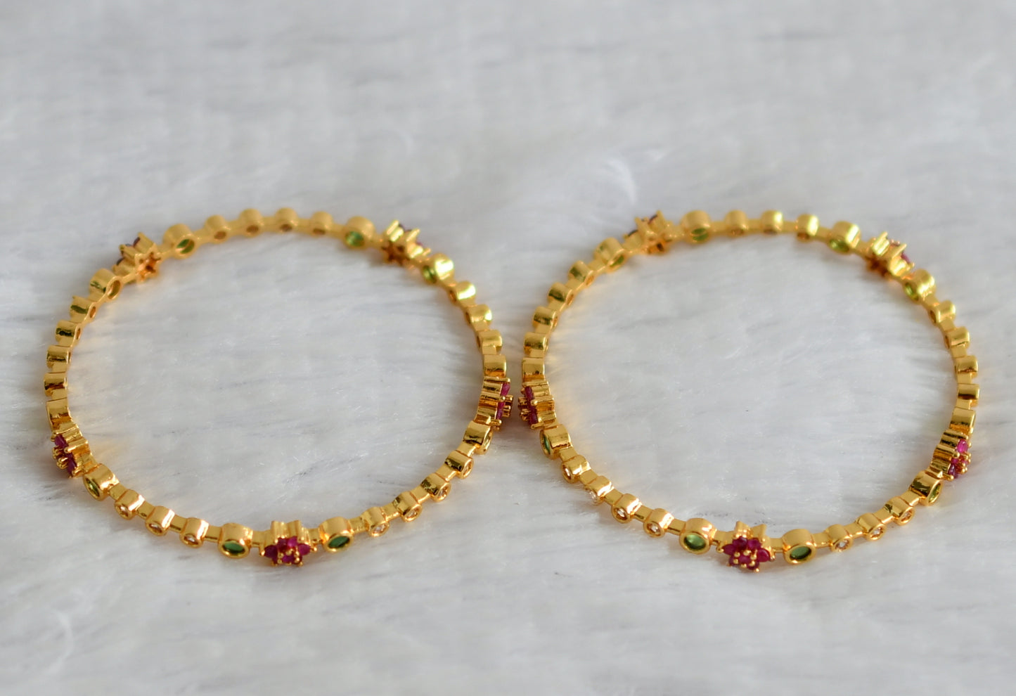 Gold tone ruby-green-white flower bangles(2.8) dj-50958